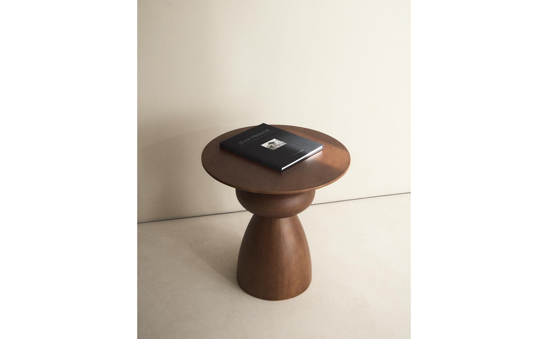 WOODEN SIDE TABLE WOODEN SIDE TABLE