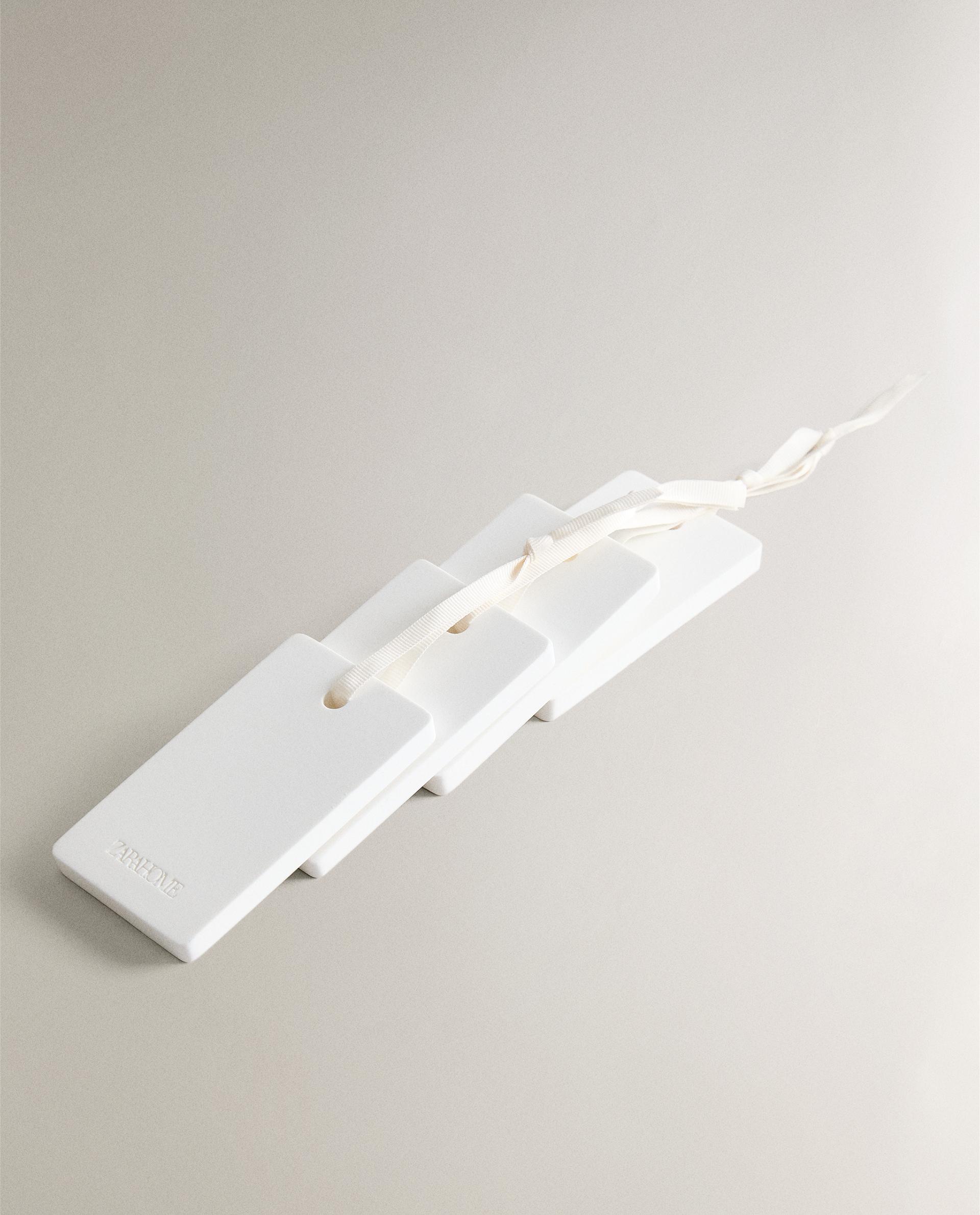ABSOLUTE LINEN SCENTED WARDROBE BAR PACK (PACK OF 4) product thumbnail 5