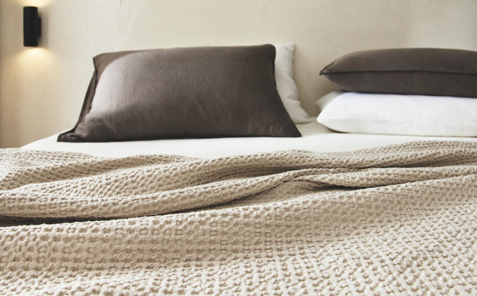 MINI WAFFLE KNIT BEDSPREAD MINI WAFFLE KNIT BEDSPREAD