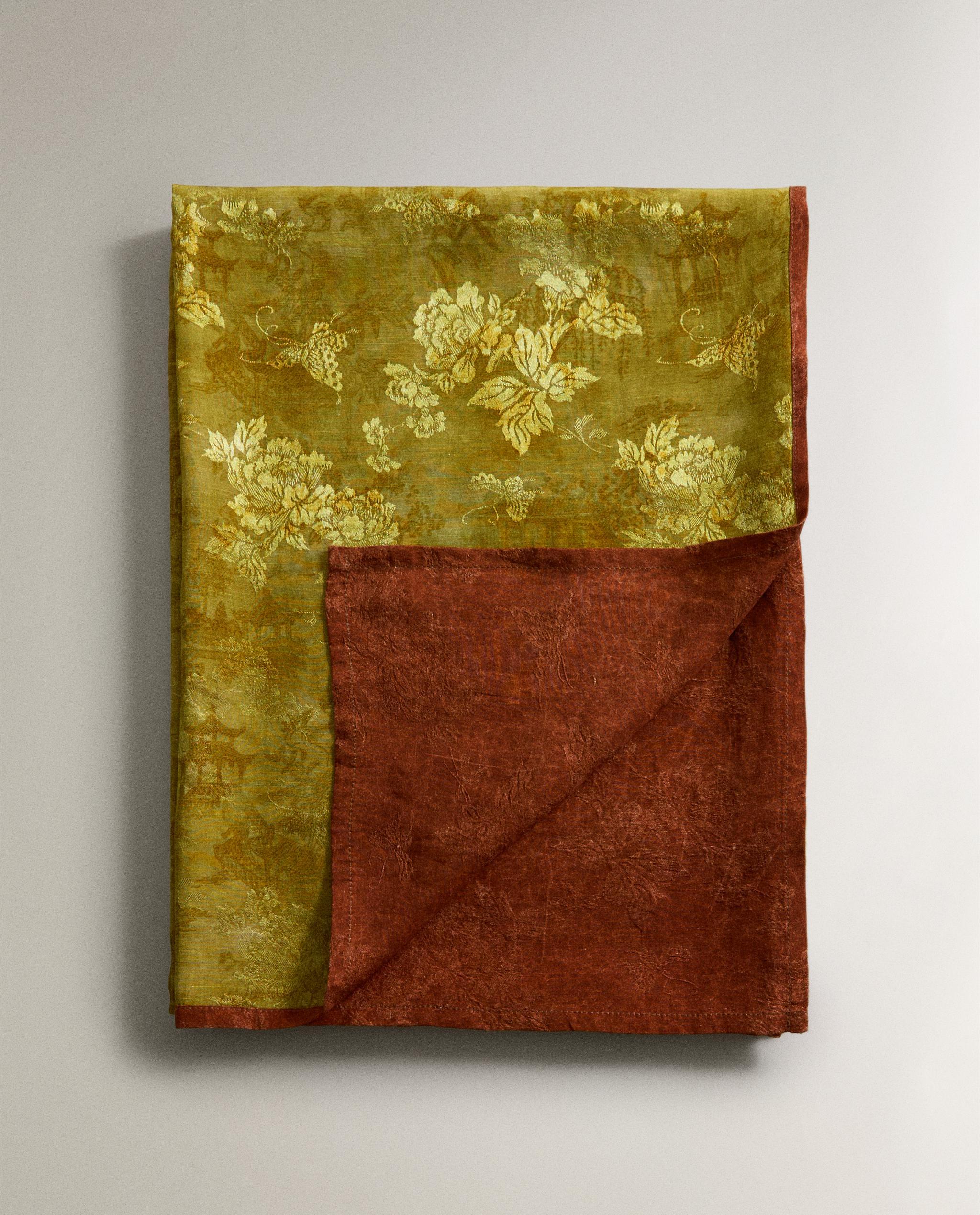 REVERSIBLE SATIN TABLECLOTH | MARISA BERENSON product thumbnail 8
