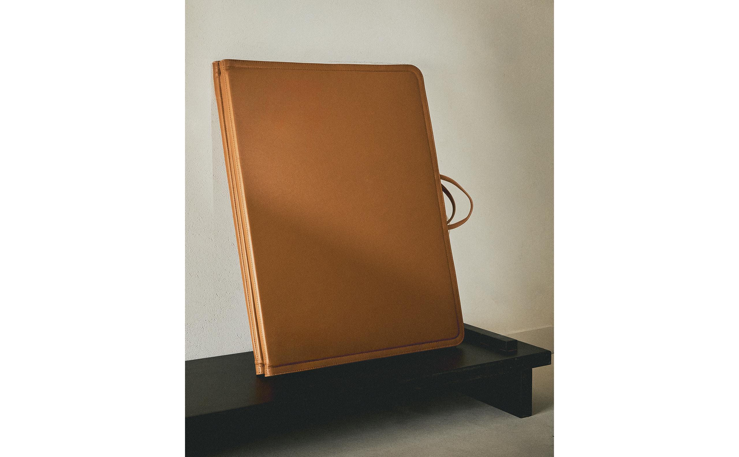 FOLDABLE LEATHER YOGA MAT