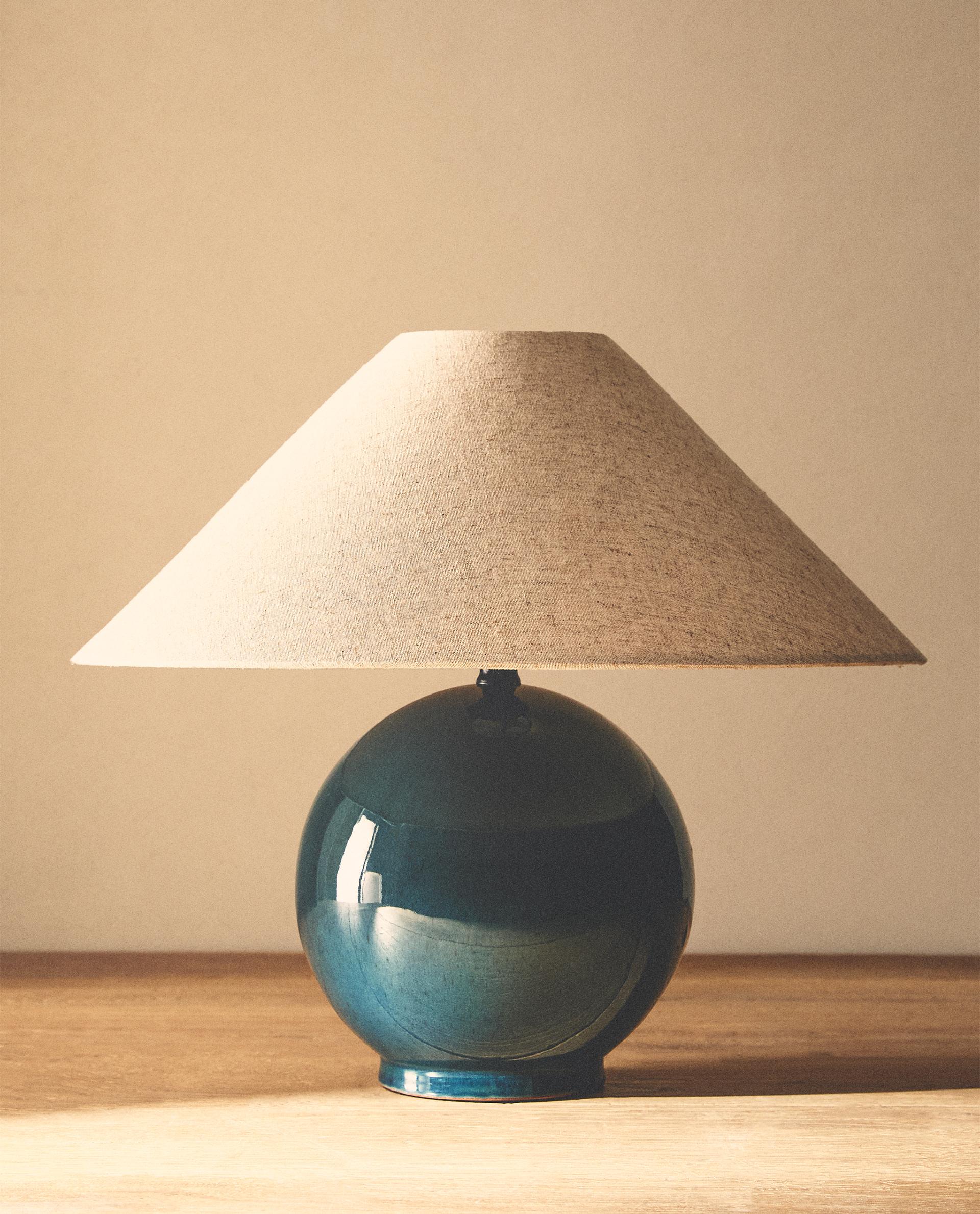 CERAMIC TABLE LAMP