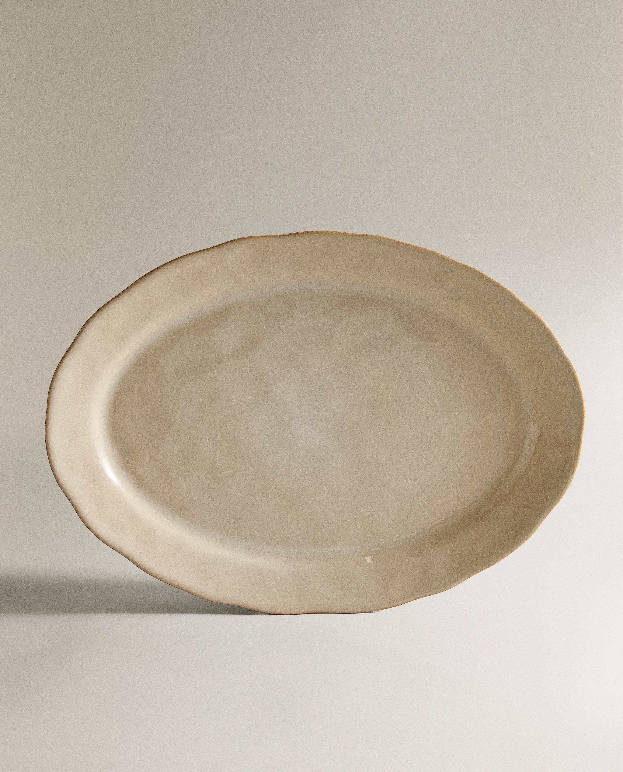 STONEWARE SERVING DISH WITH IRREGULAR EDGE product thumbnail 2