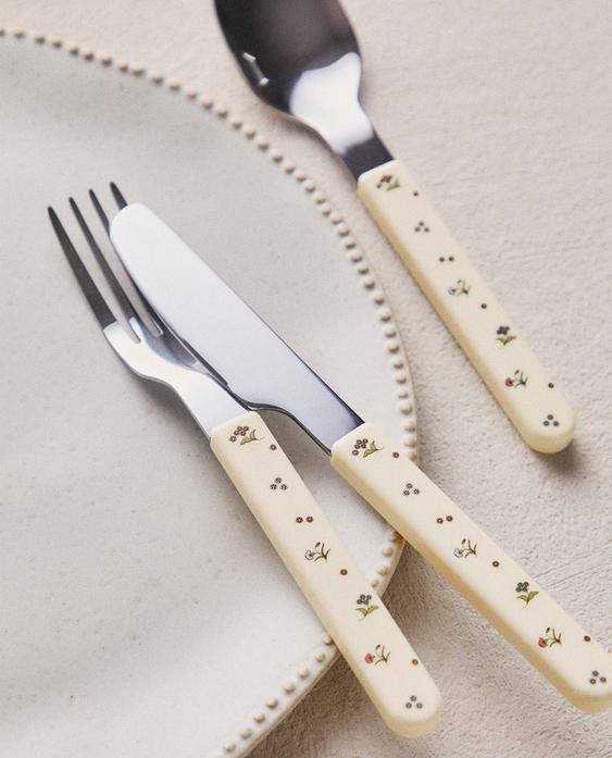 KIDS' FLORAL CUTLERY SET KIDS' FLORAL CUTLERY SET