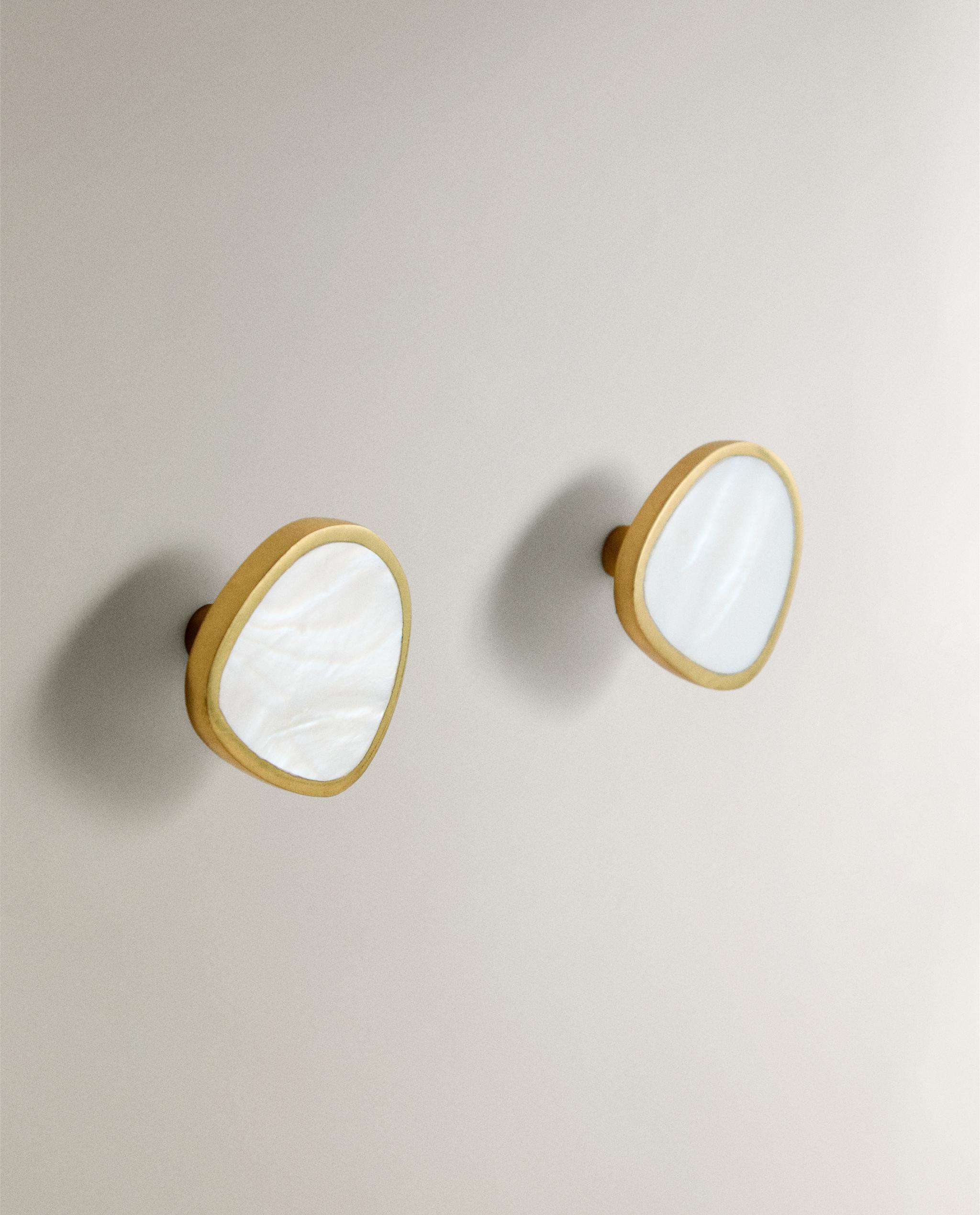 PACK OF IRREGULAR MOTHER-OF-PEARL DOOR KNOBS (PACK OF 2)