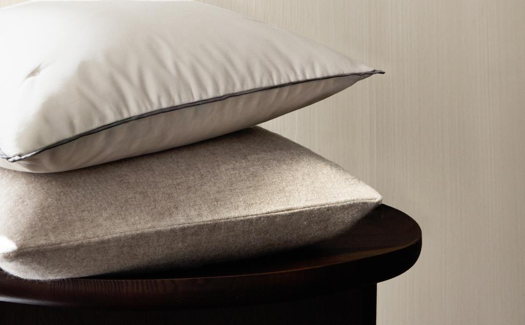 HOUSSE DE COUSSIN SATIN LIN POINTS