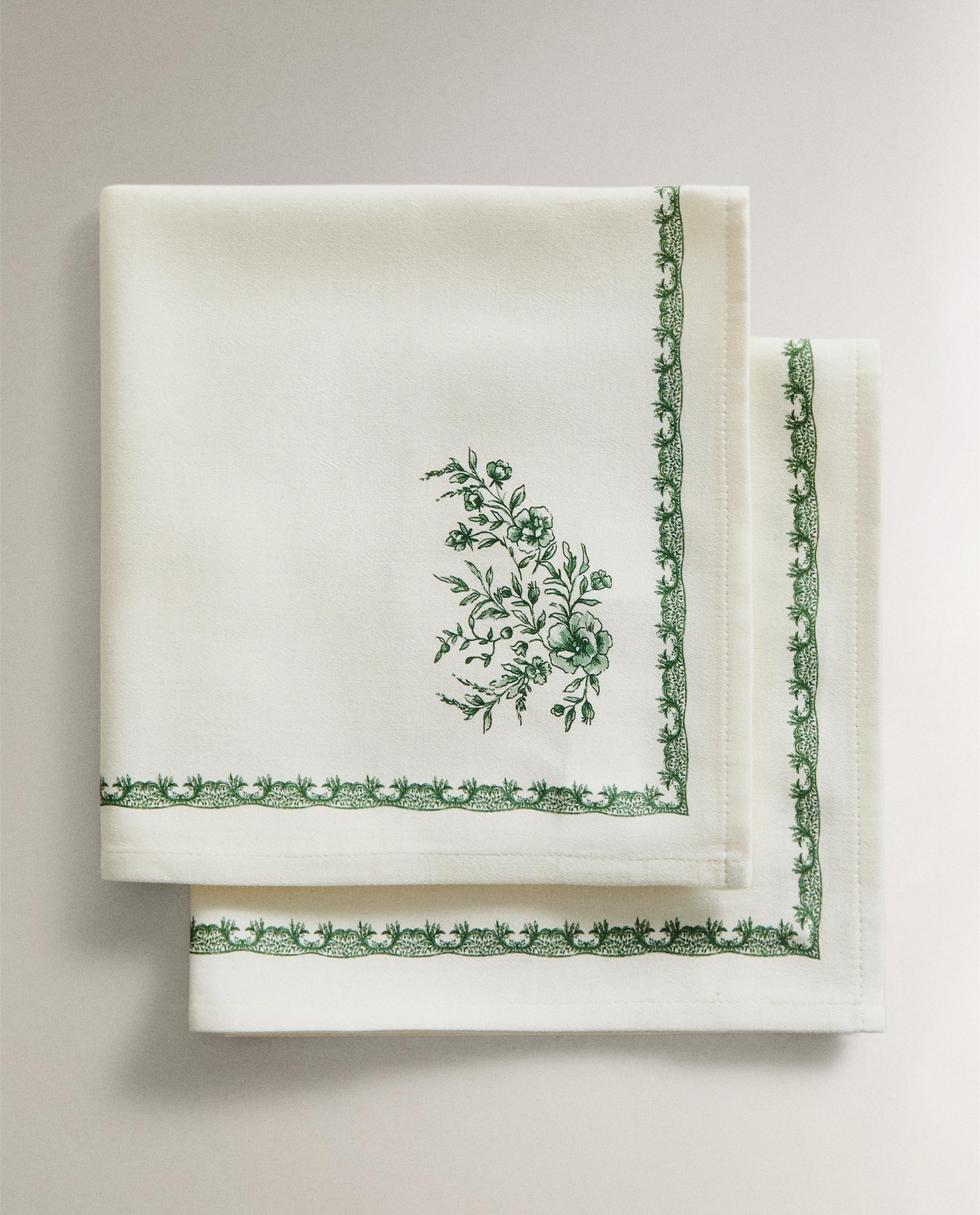 PACK OF FLORAL SATIN NAPKINS (PACK OF 2) product thumbnail 5