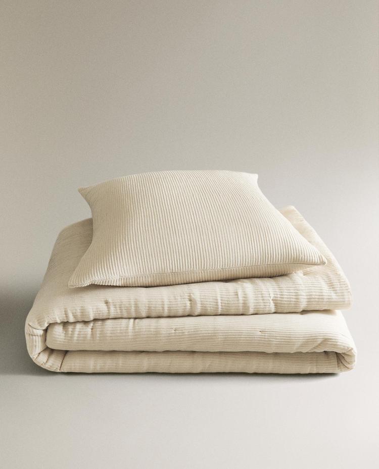 GATHERED COTTON QUILTED BEDSPREAD
