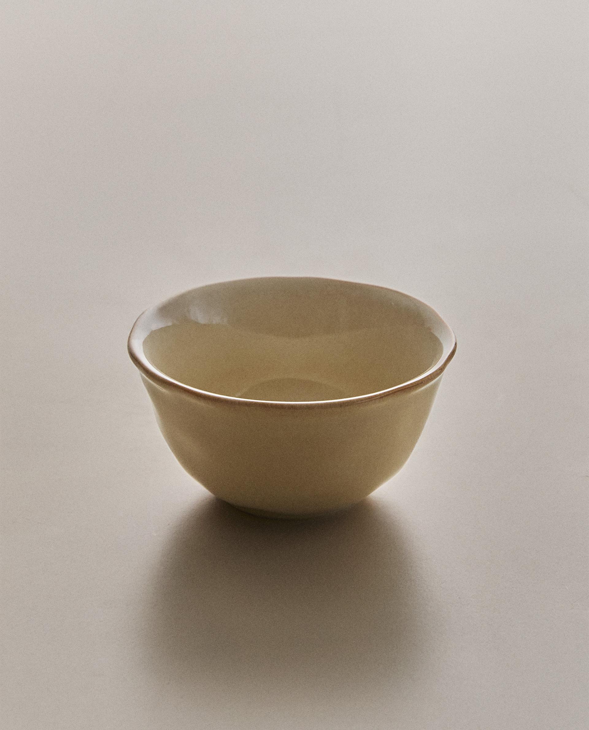 STONEWARE BOWL WITH IRREGULAR EDGE