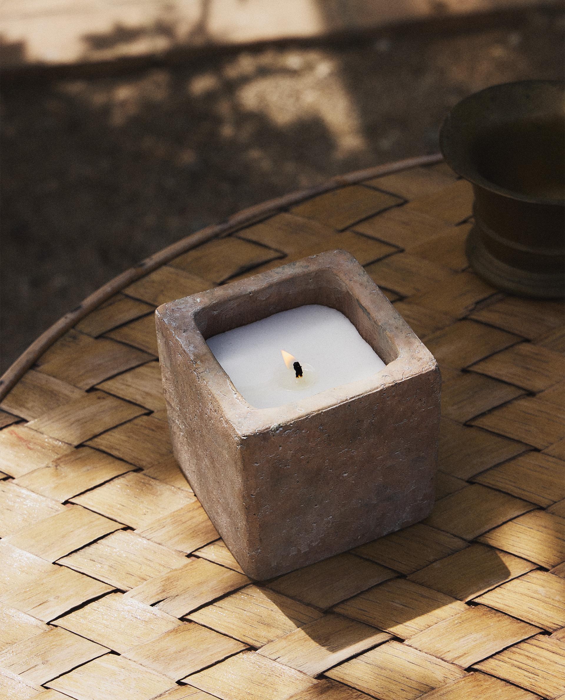 (400 G) LEMON BERGAMOT OUTDOOR SCENTED CANDLE