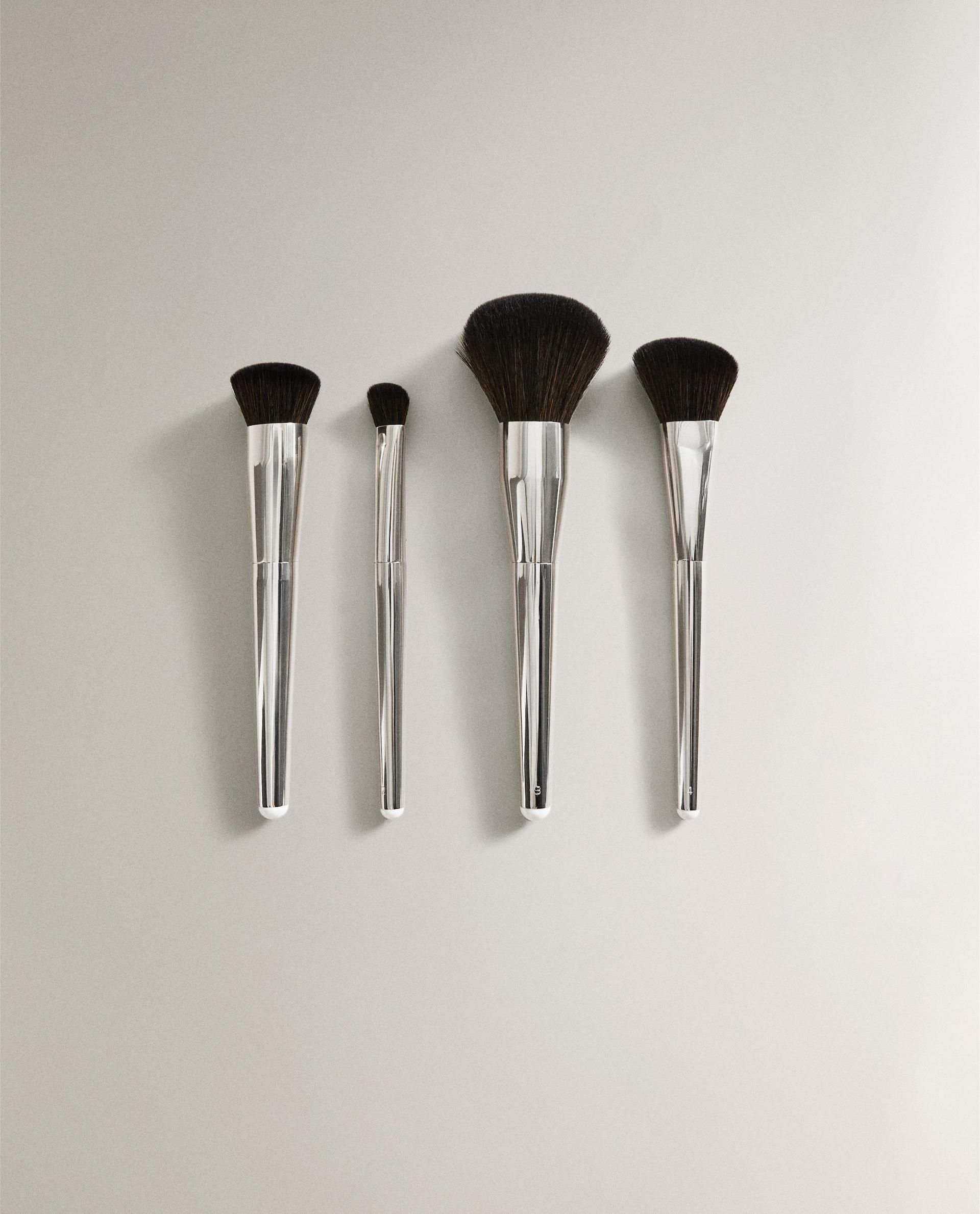 MAKEUP BRUSH SET (SET OF 4) MAKEUP BRUSH SET (SET OF 4)