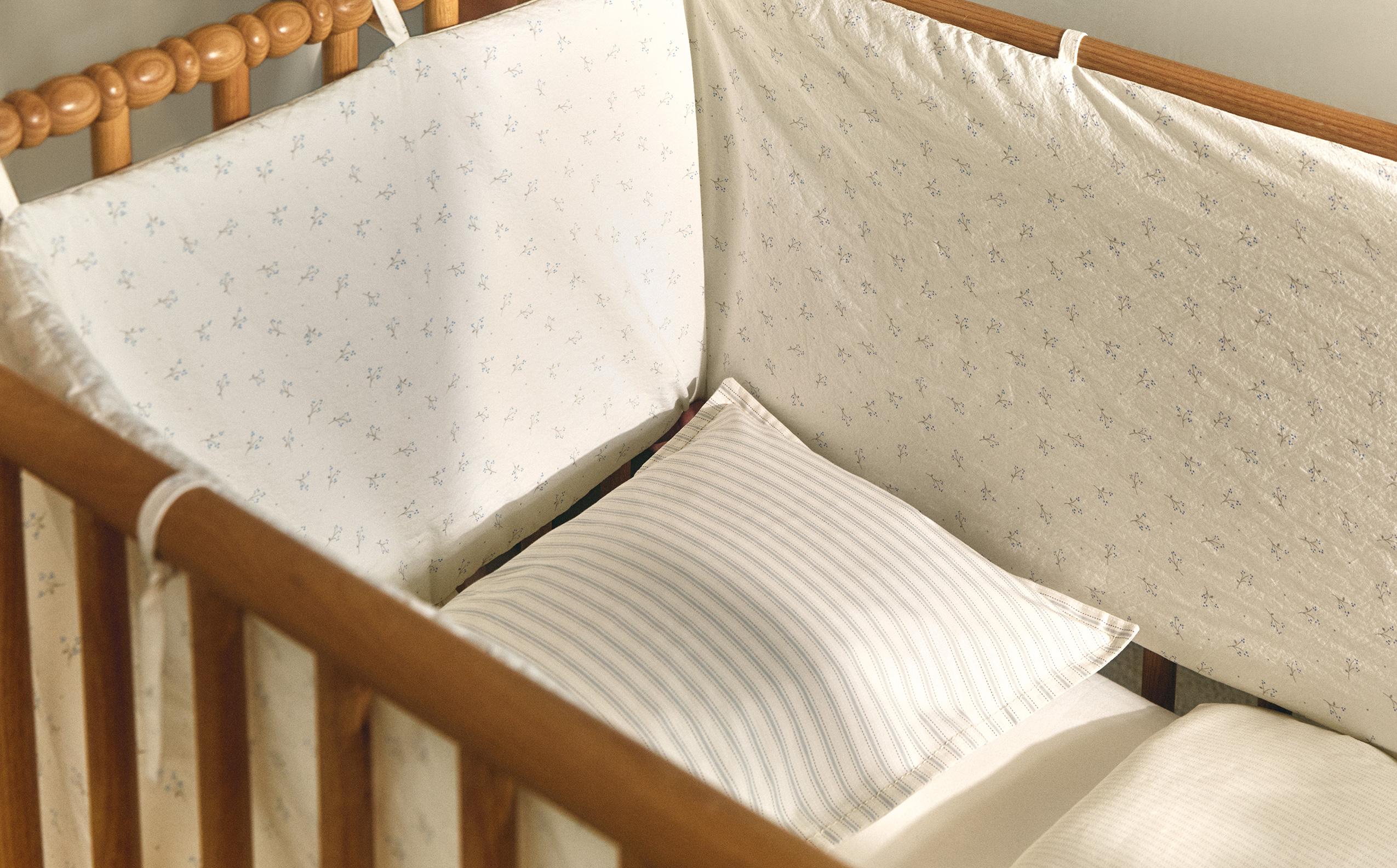 Colchas Ropa De Bebe Zara Home CHICHONERA INFANTIL FLOR Zara Home - Main Image