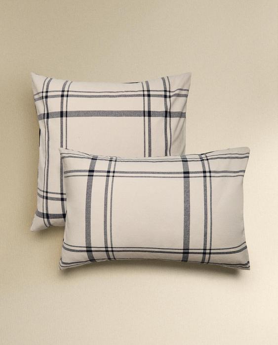 DWUSTRONNA POSZEWKA NA PODUSZKĘ W KRATĘ DWUSTRONNA POSZEWKA NA PODUSZKĘ W KRATĘ