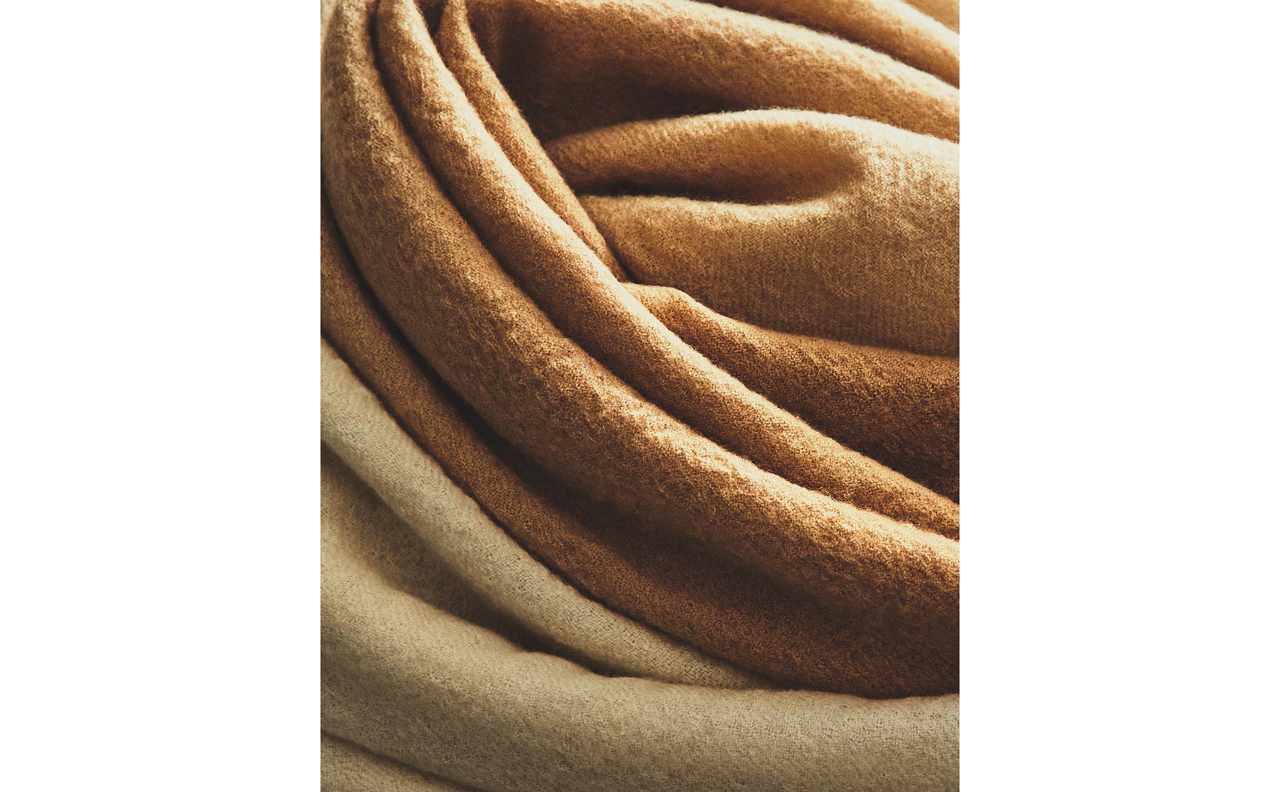 OMBRÉ WOOL THROW