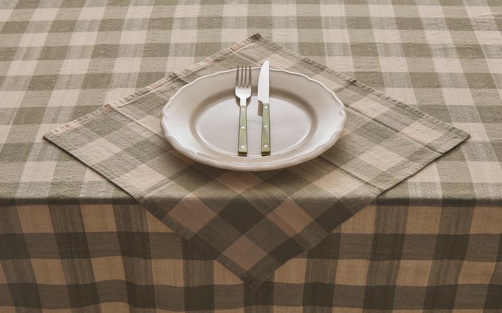 Yarn-dyed check tablecloth