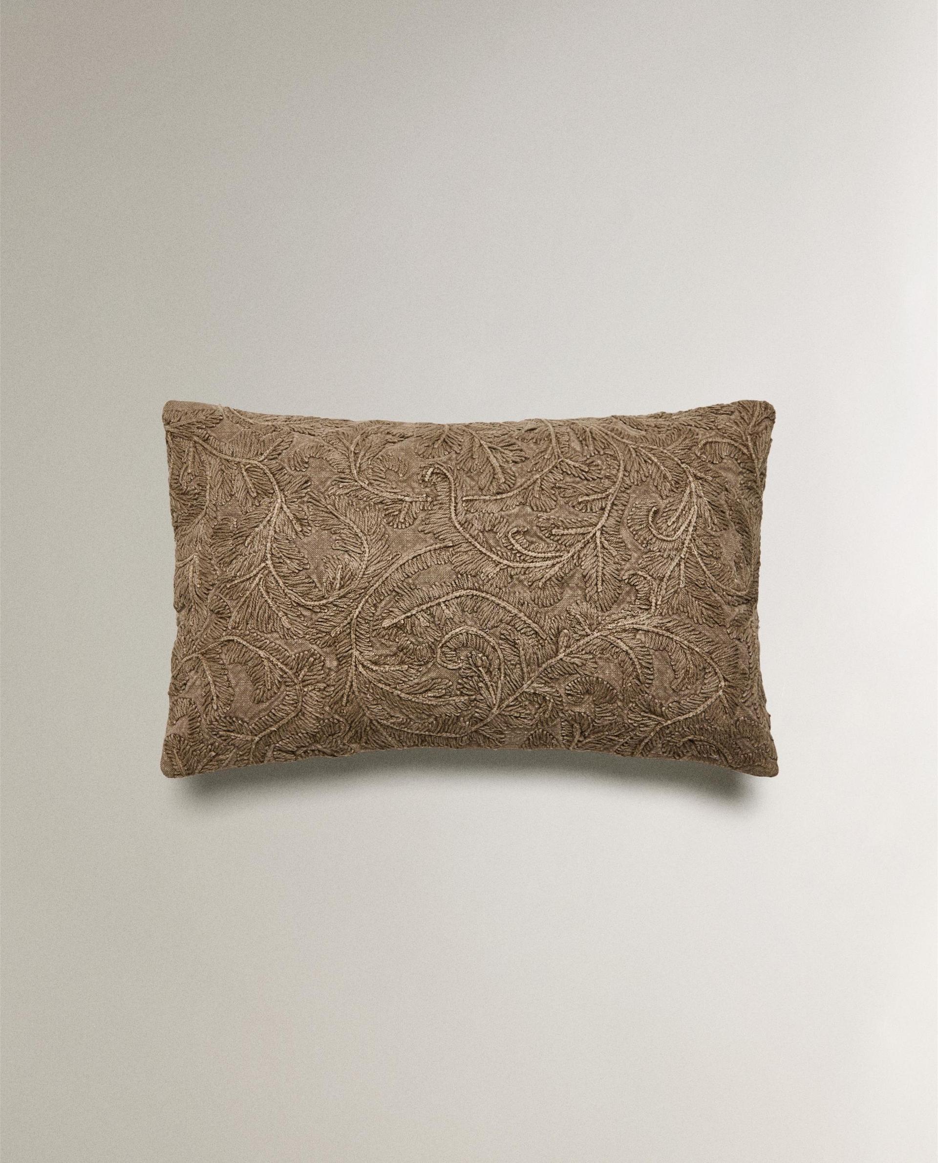 EMBROIDERED CUSHION COVER EMBROIDERED CUSHION COVER