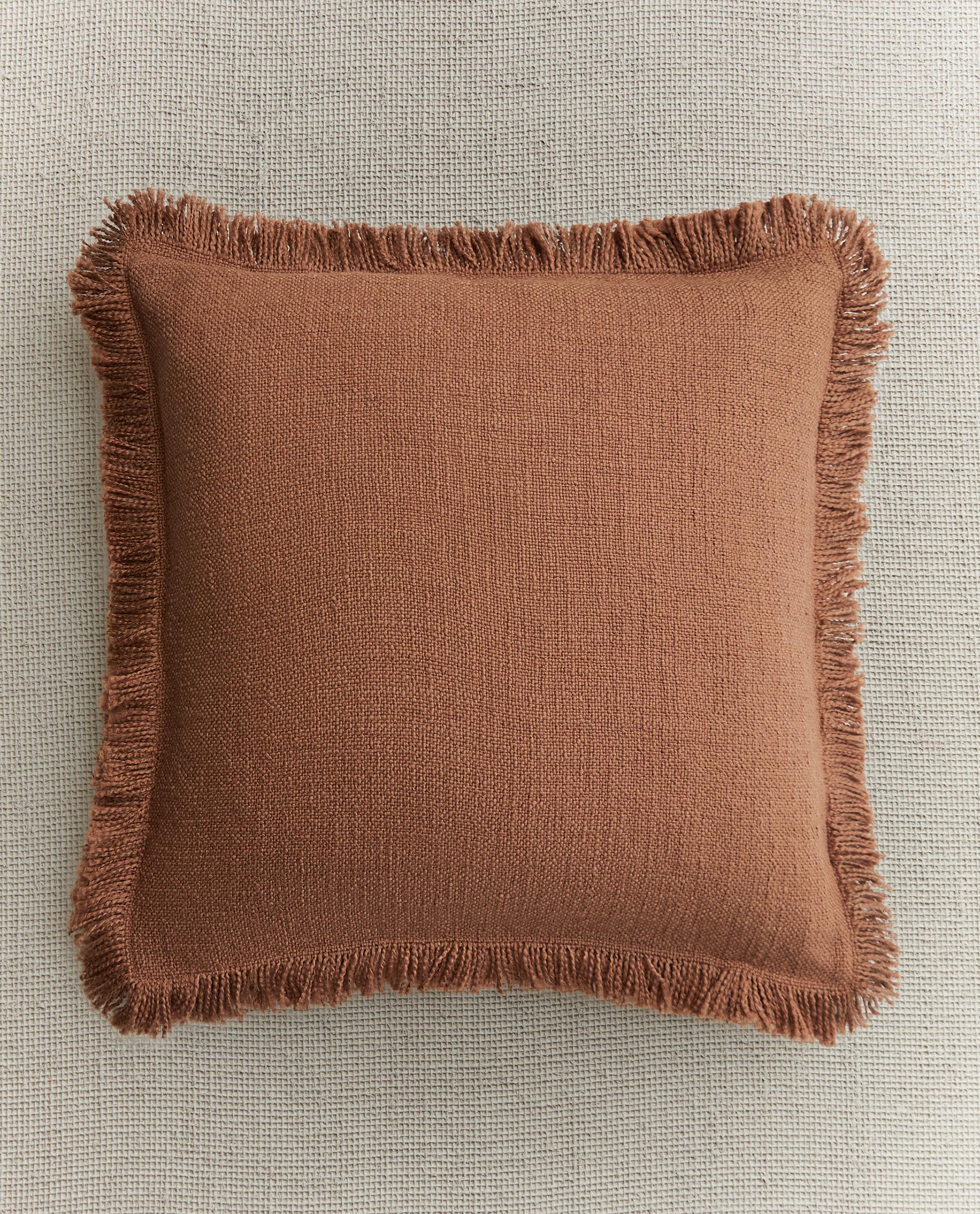 ベッドルームにふさわしいクッションカバー | Zara Home 日本