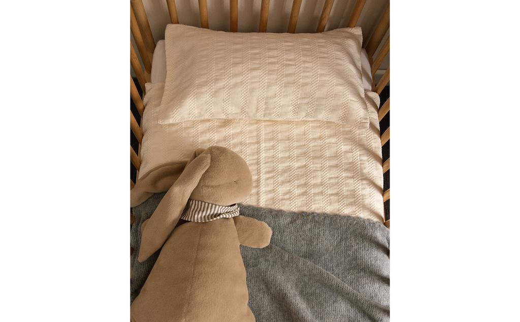 KIDS’ STRIPED TEXTURED BEDSPREAD