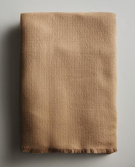 FRINGED DECORATIVE THROW FRINGED DECORATIVE THROW