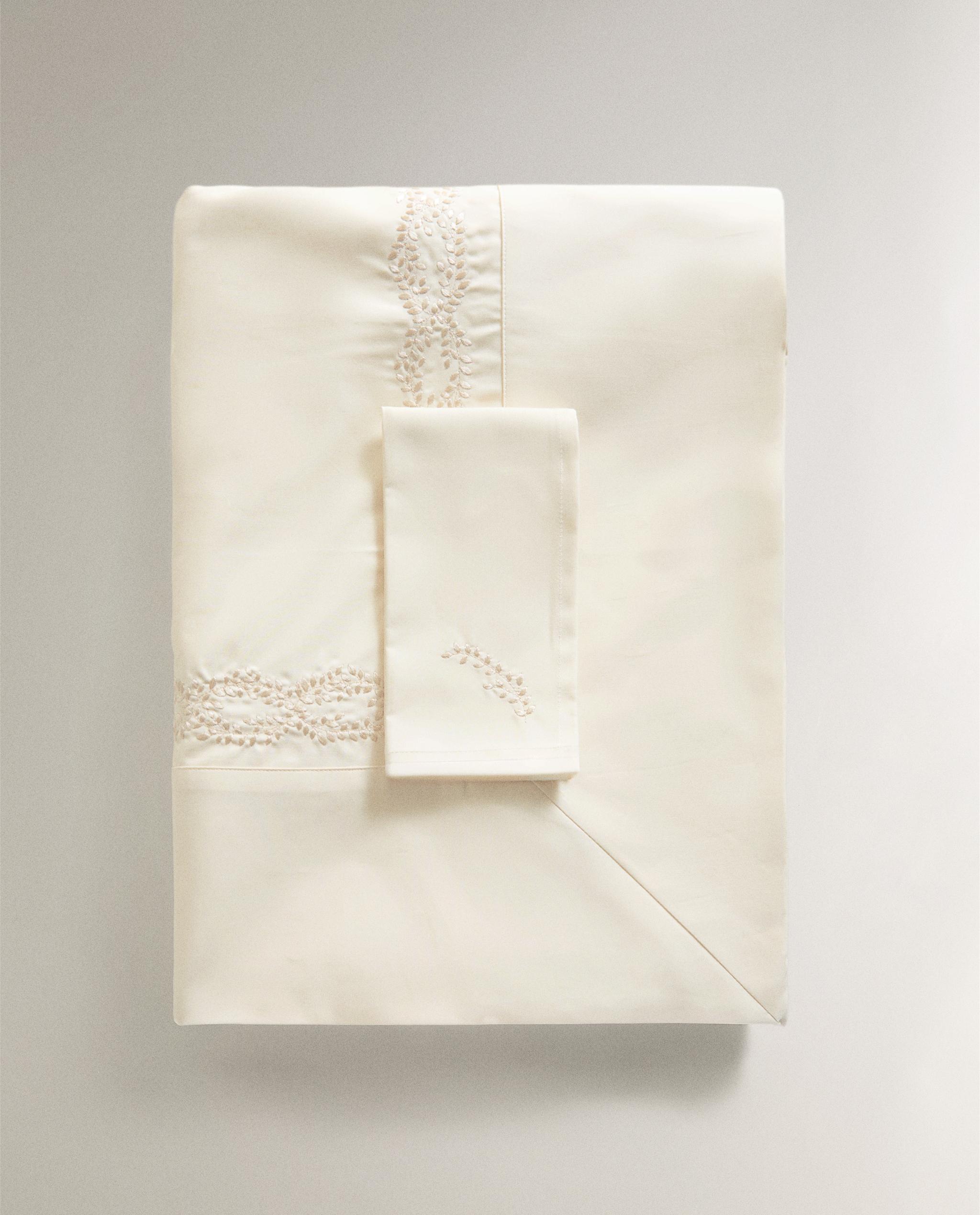PLANT EMBROIDERED SATIN TABLECLOTH product thumbnail 8