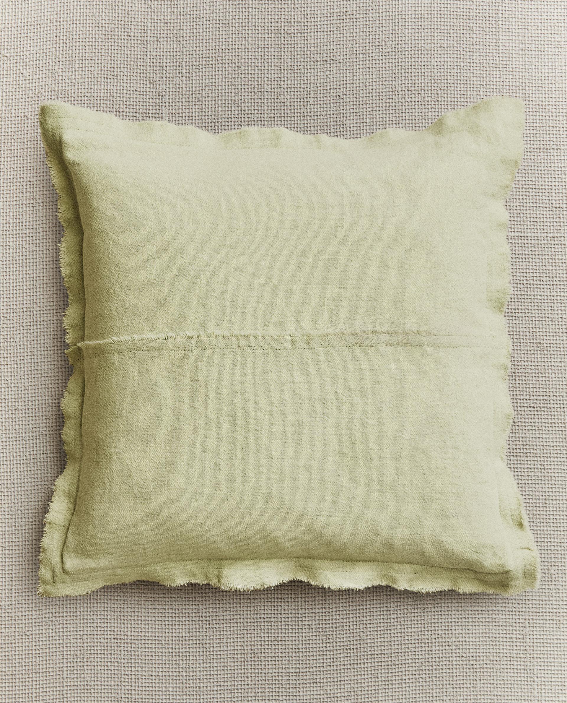 【新品】ZARA  ザラホーム デコ刺繍クッションカバー セット ZARA HOME18春夏新作ベッド＆クッションカバー、トンボや