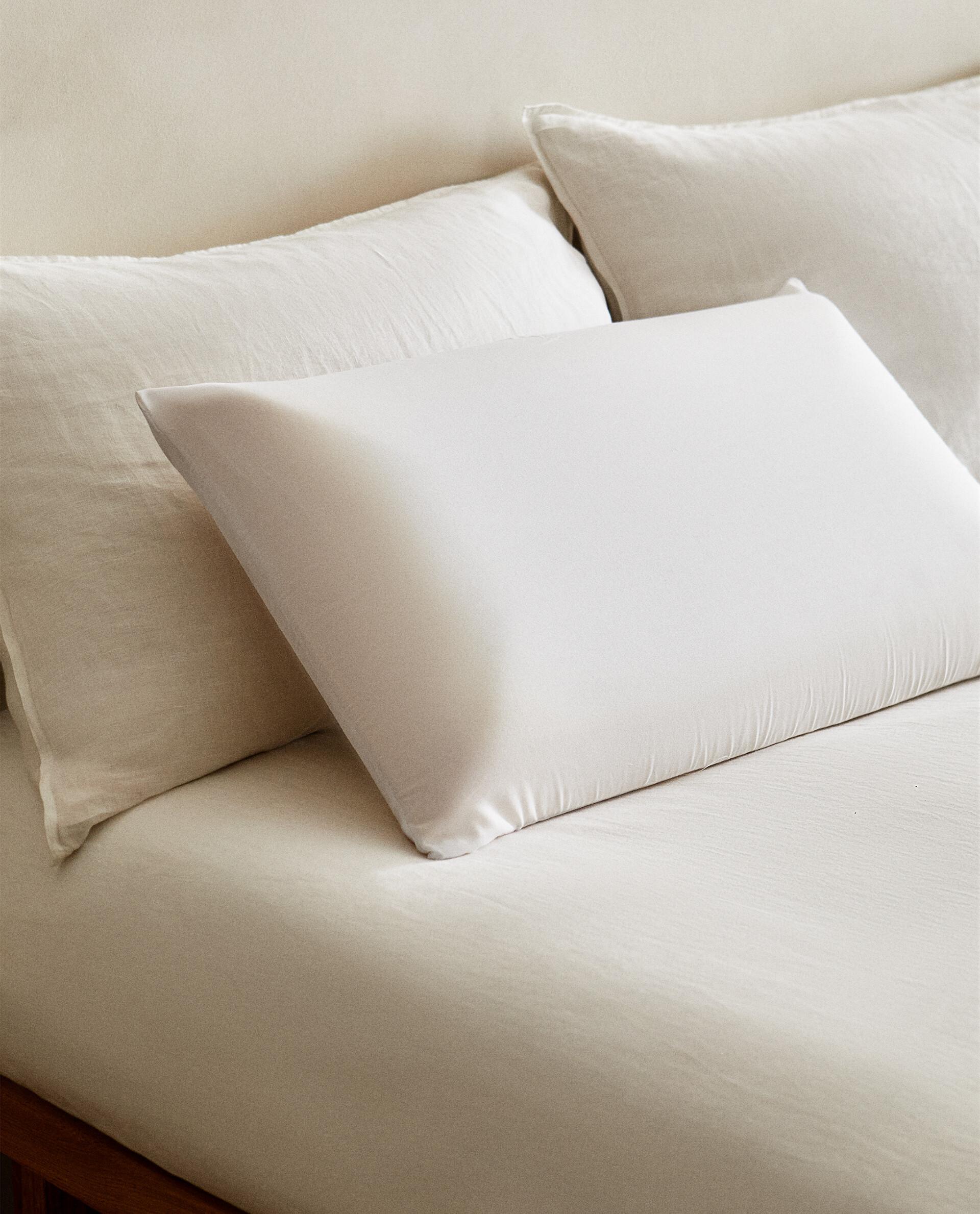 VISCOELASTIC BLOCK PILLOW product thumbnail 2