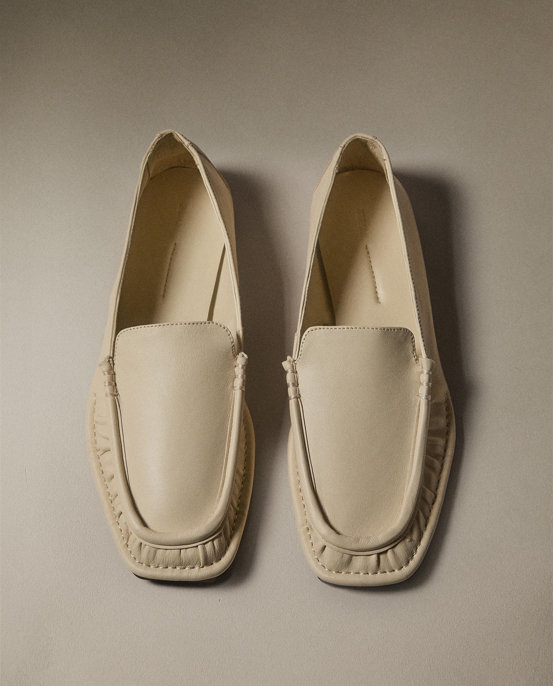 LEATHER LOAFERS WITH DETAIL