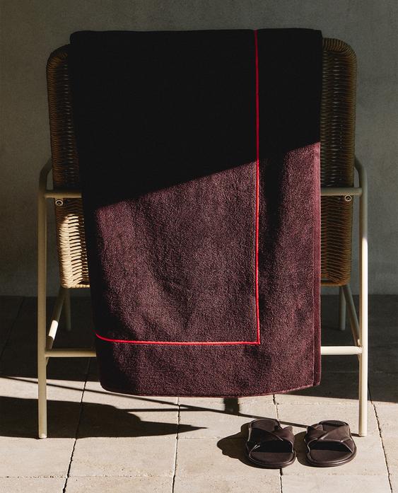 BEACH TOWEL WITH PLAIN BORDER