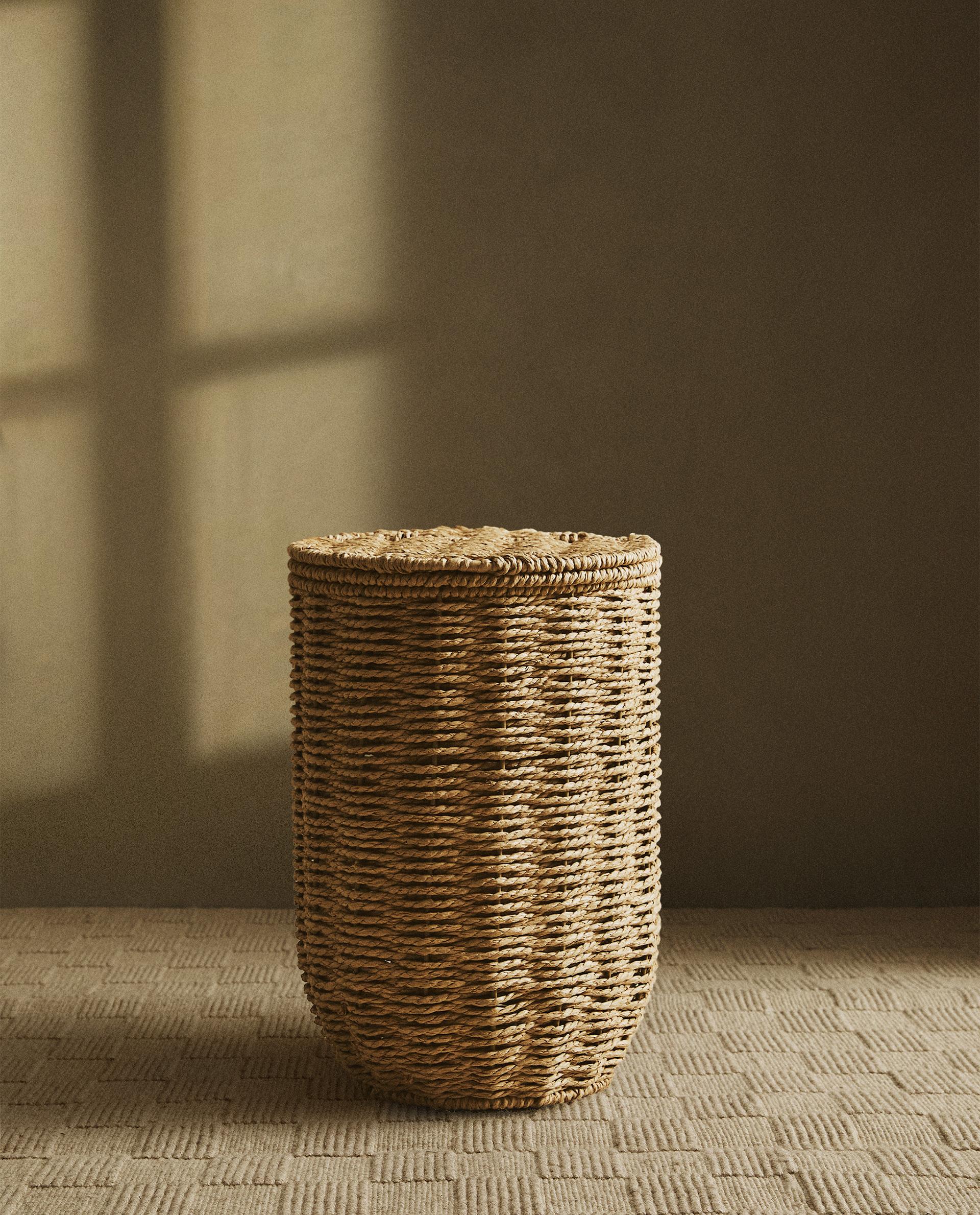 BATHROOM TRASH CAN WITH REMOVABLE LID