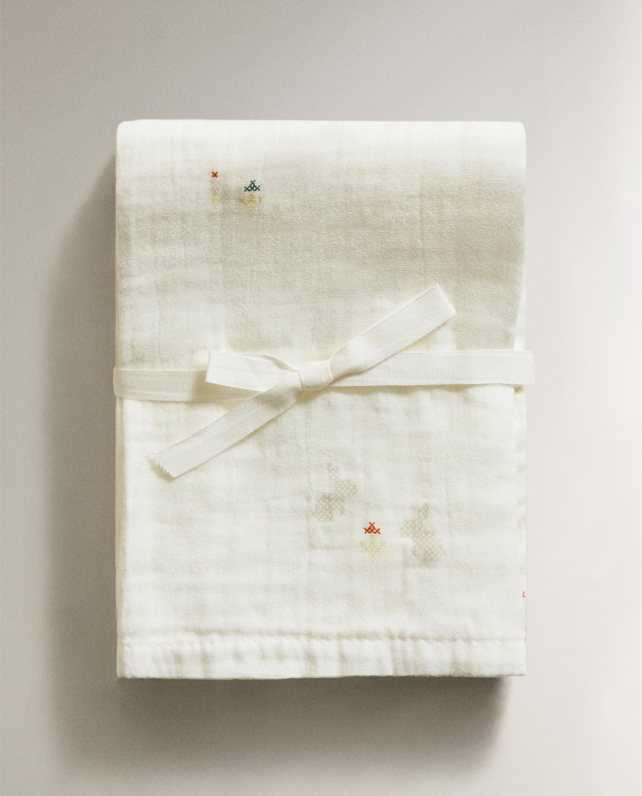 EMBROIDERED BABY MUSLIN CLOTHS (PACK OF 2) product thumbnail 5