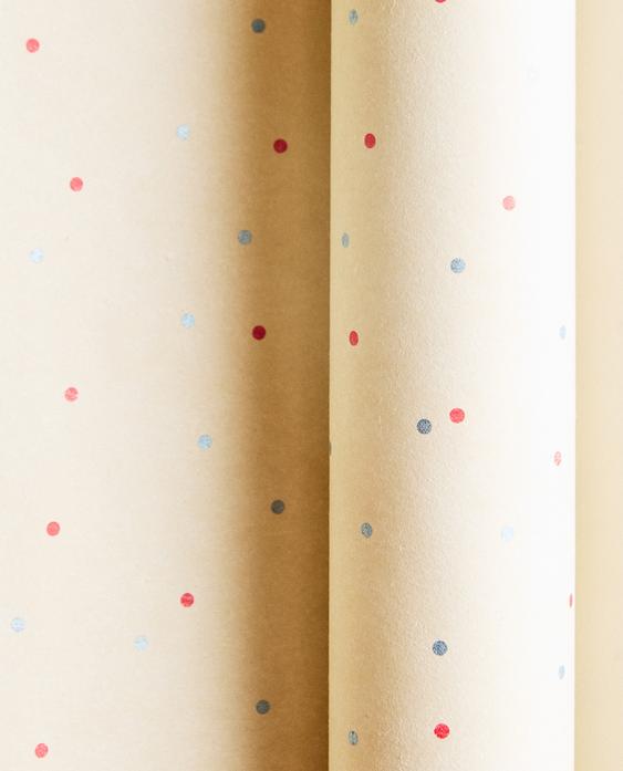 ورق تغليف منقط