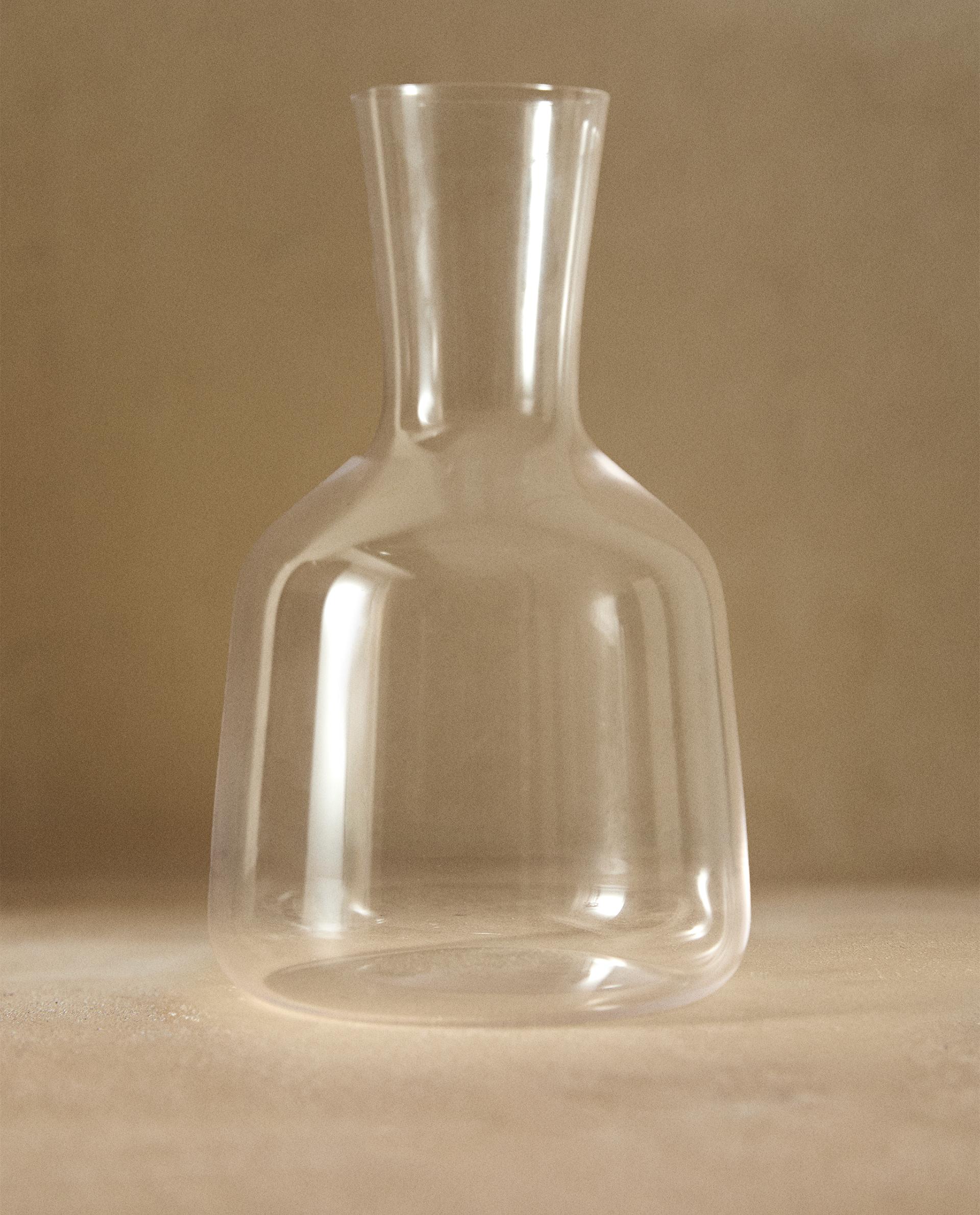 GLASS DECANTER