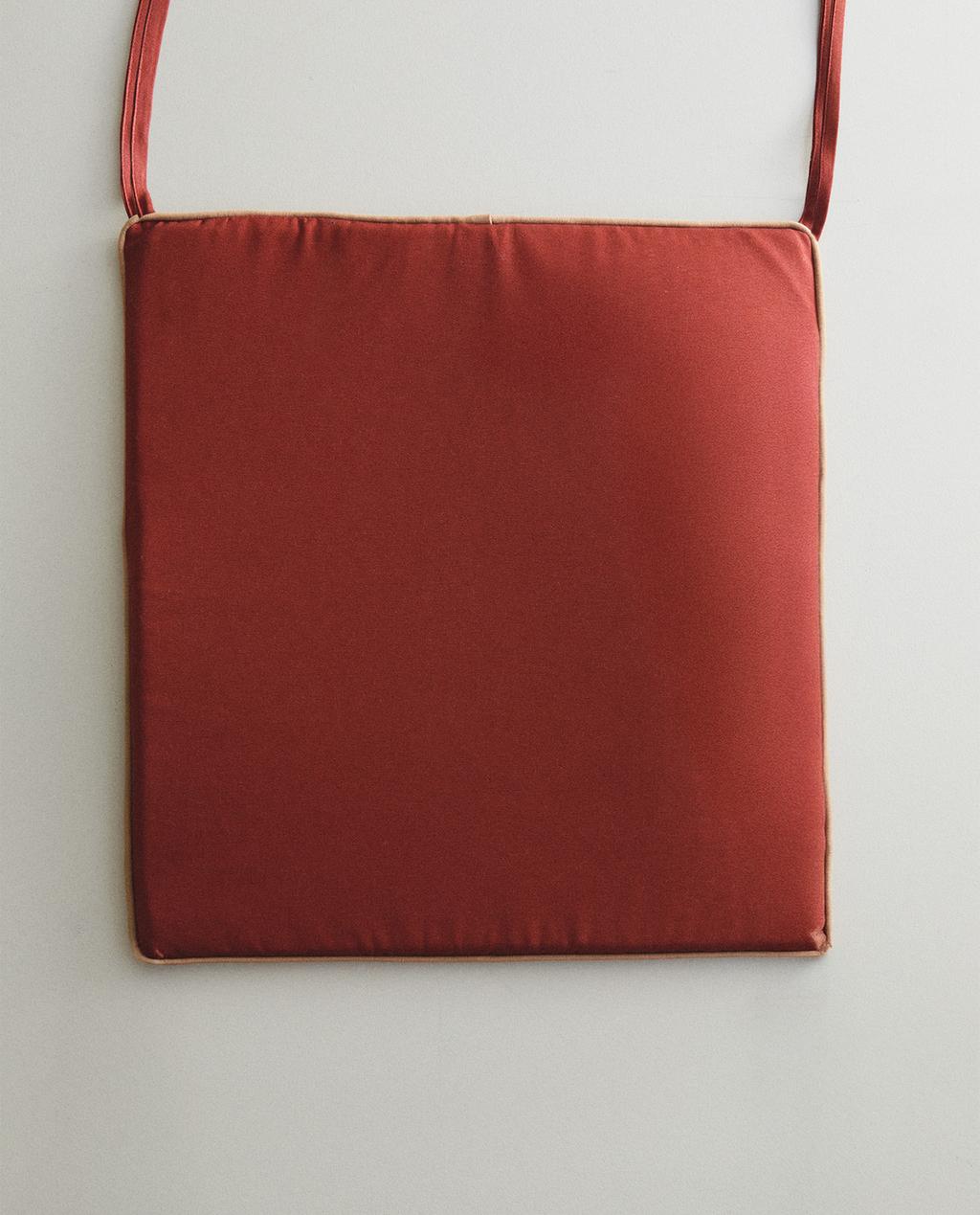 CONTRAST ARMCHAIR SEAT CUSHION