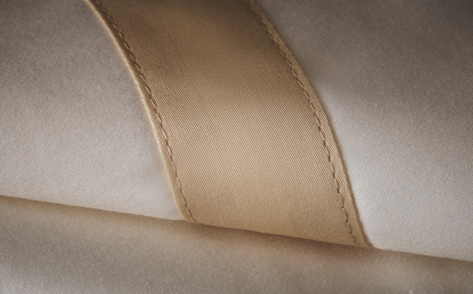 SATEEN DUVET COVER WITH BORDER (300 THREAD COUNT) SATEEN DUVET COVER WITH BORDER (300 THREAD COUNT)