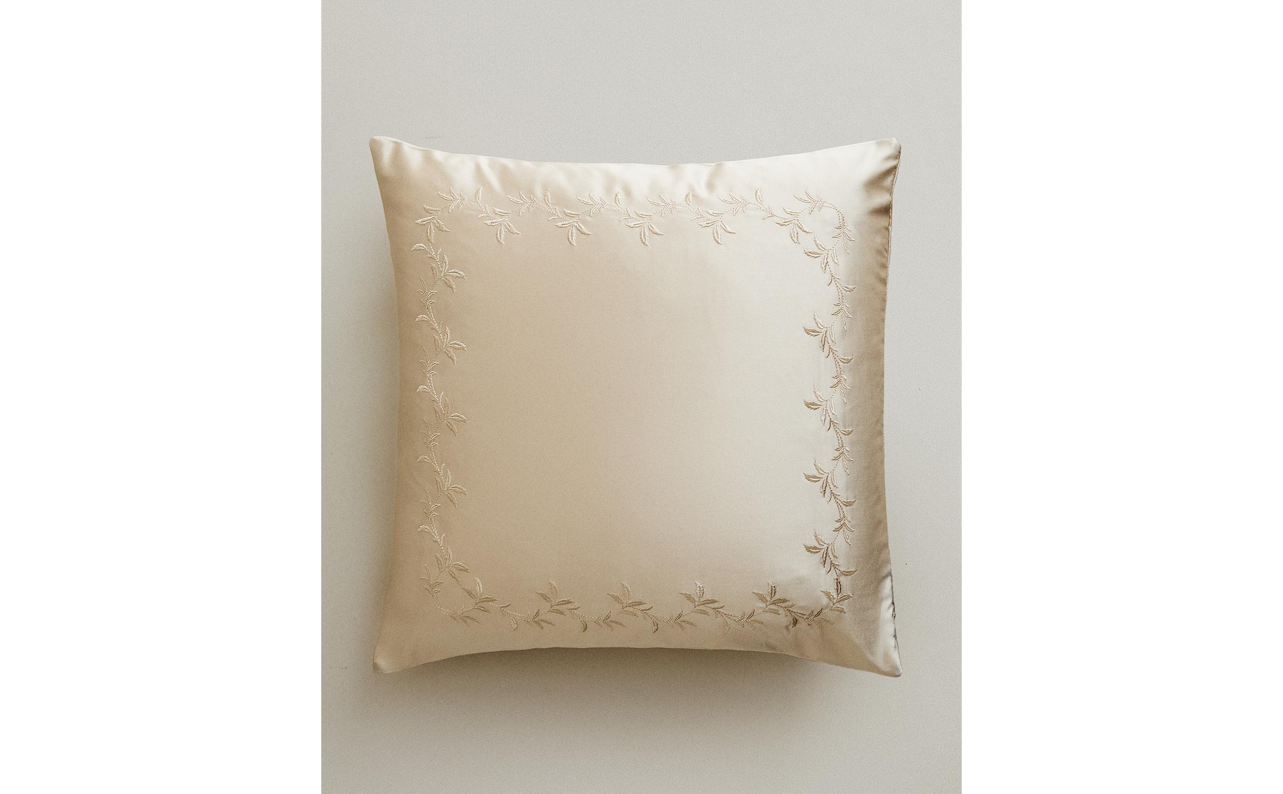 LEAF PRINT SATEEN CUSHION COVER product thumbnail 2