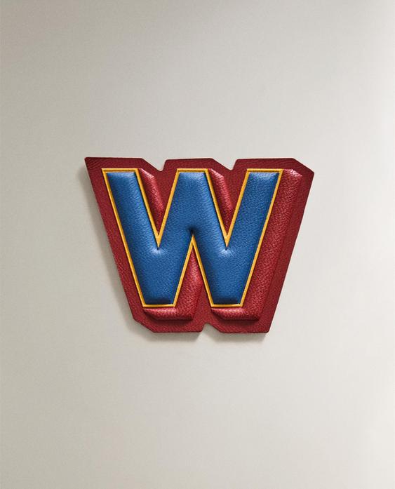 КОЖЕН АПЛИКАЦИЯ С БУКВА „W“
