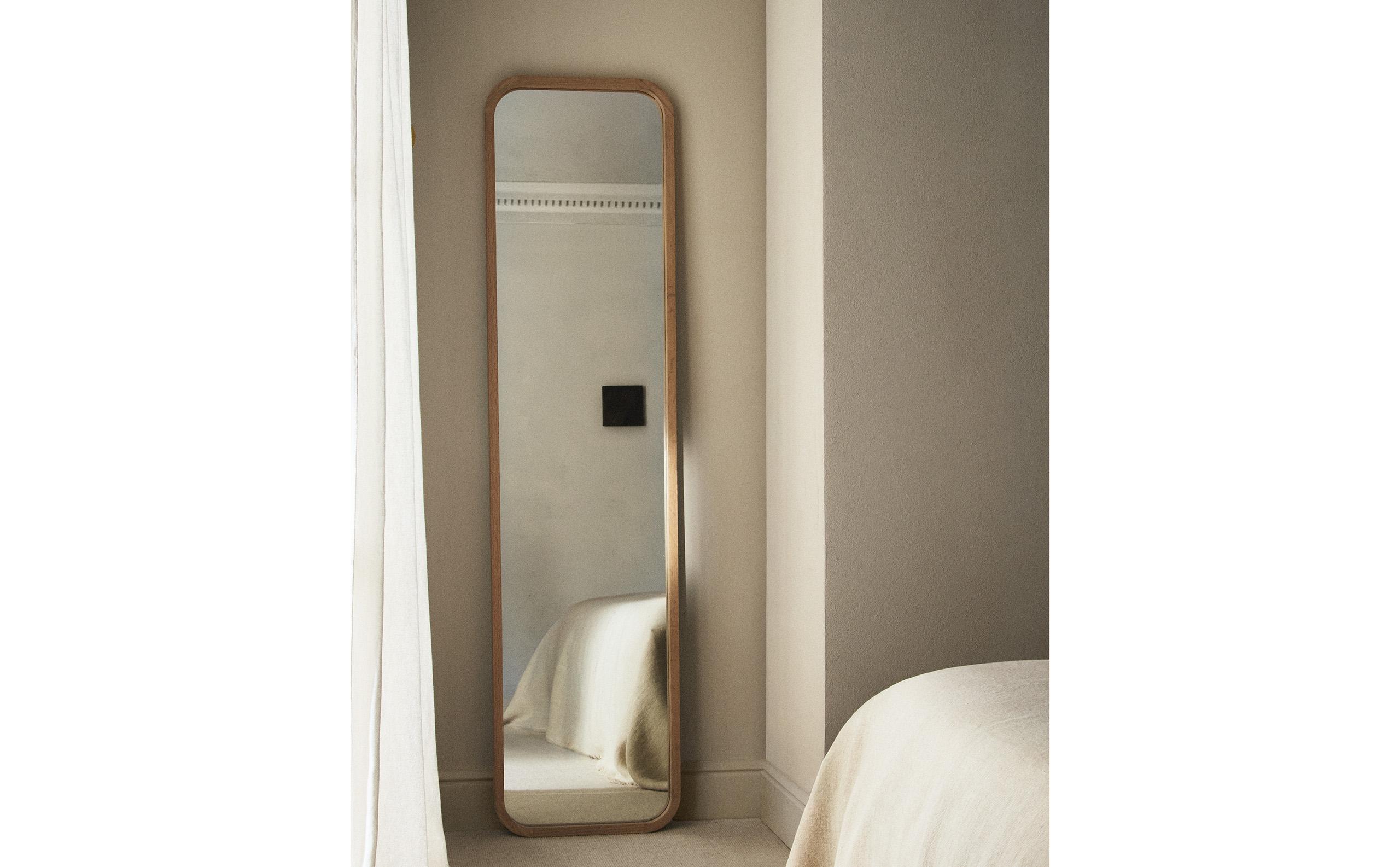 ラウンドフレームスタンディングミラー | Zara Home 日本/Japan