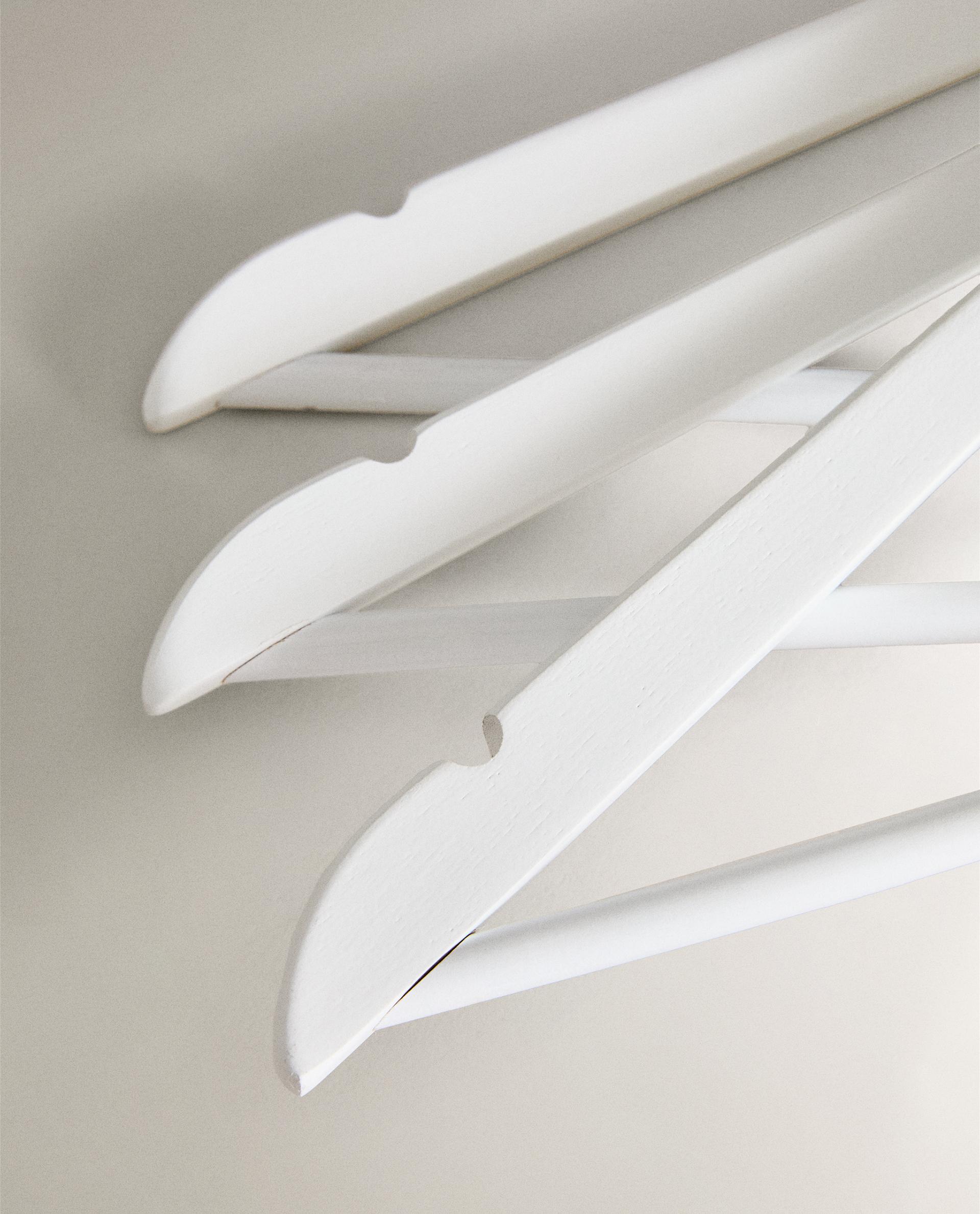 LACQUERED WOODEN HANGER (SET OF 3) product thumbnail 19