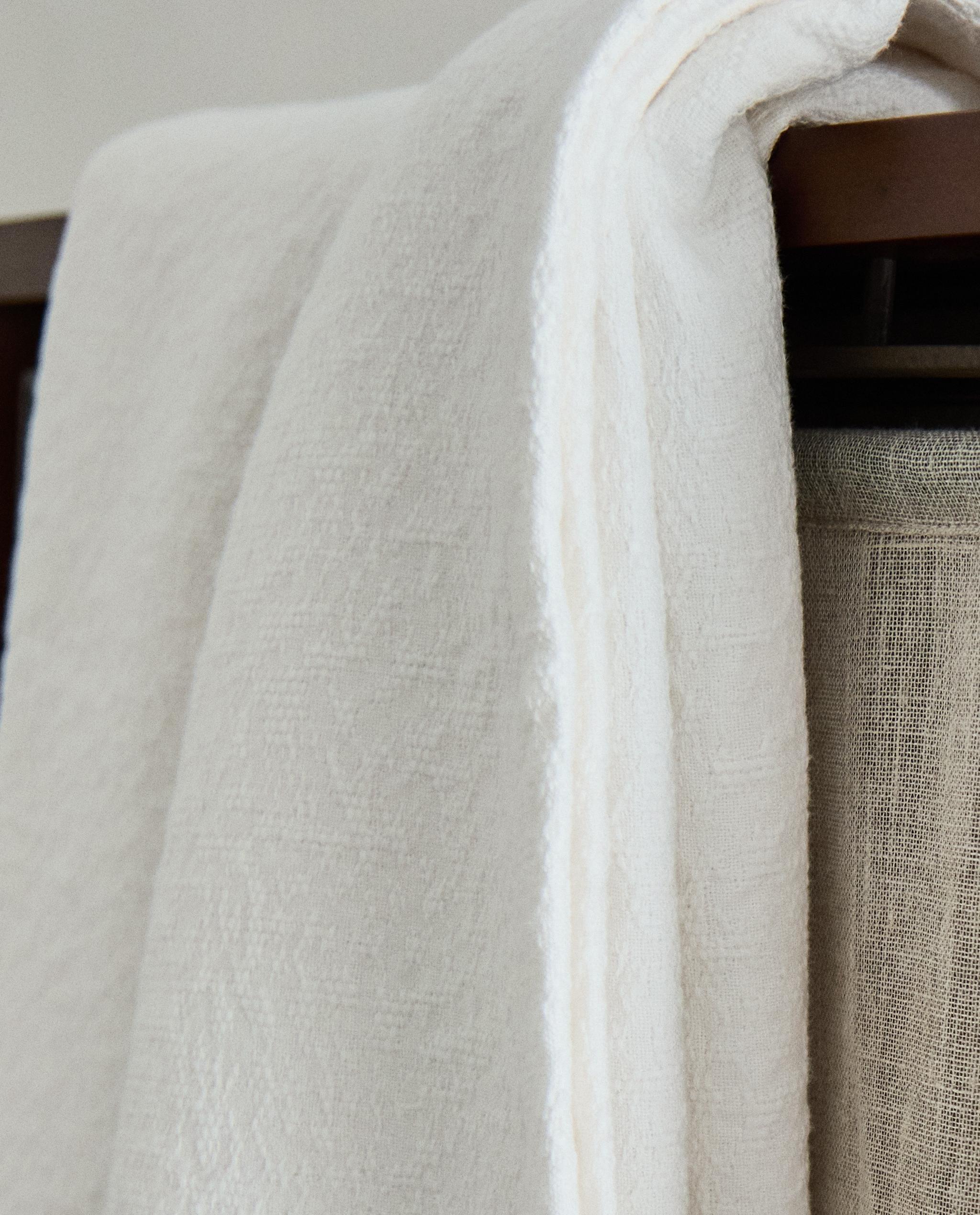 JACQUARD COTTON BEDSPREAD product thumbnail 20