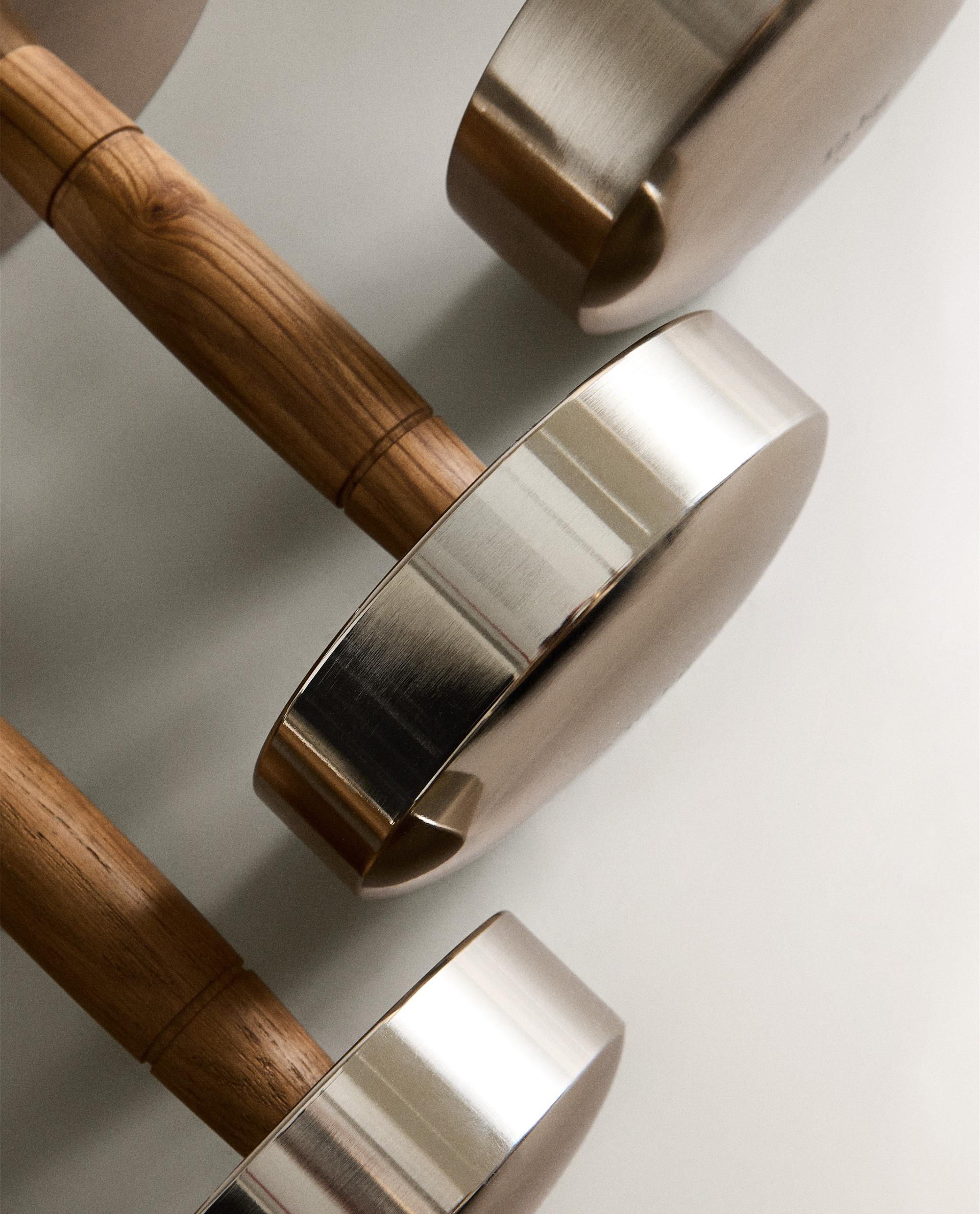 OAK WOOD AND STEEL DUMBBELL product thumbnail 17
