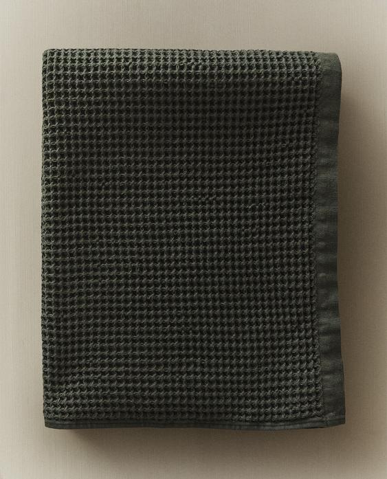 WAFFLE-KNIT COTTON BATH TOWEL WAFFLE-KNIT COTTON BATH TOWEL