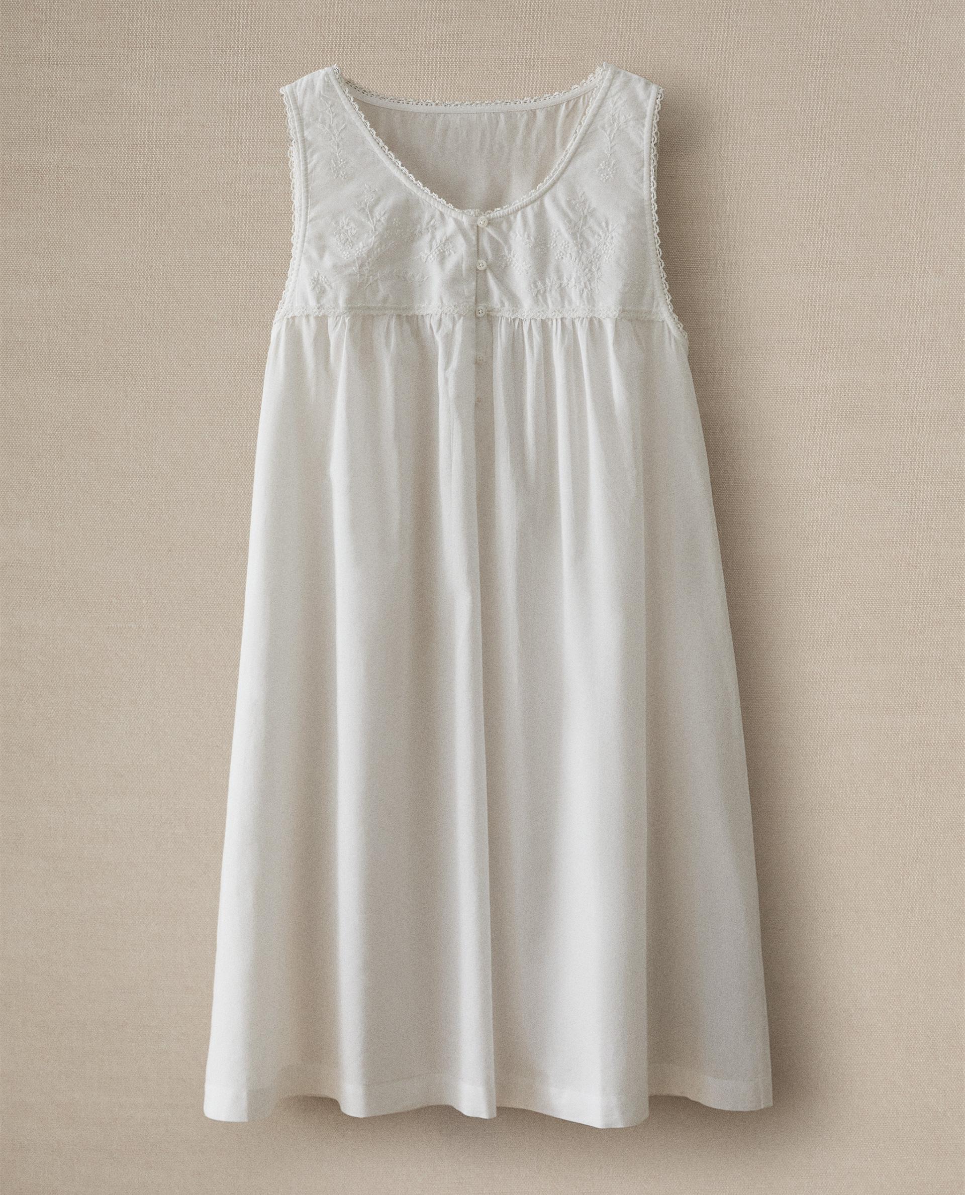 EMBROIDERED COTTON NIGHTDRESS EMBROIDERED COTTON NIGHTDRESS