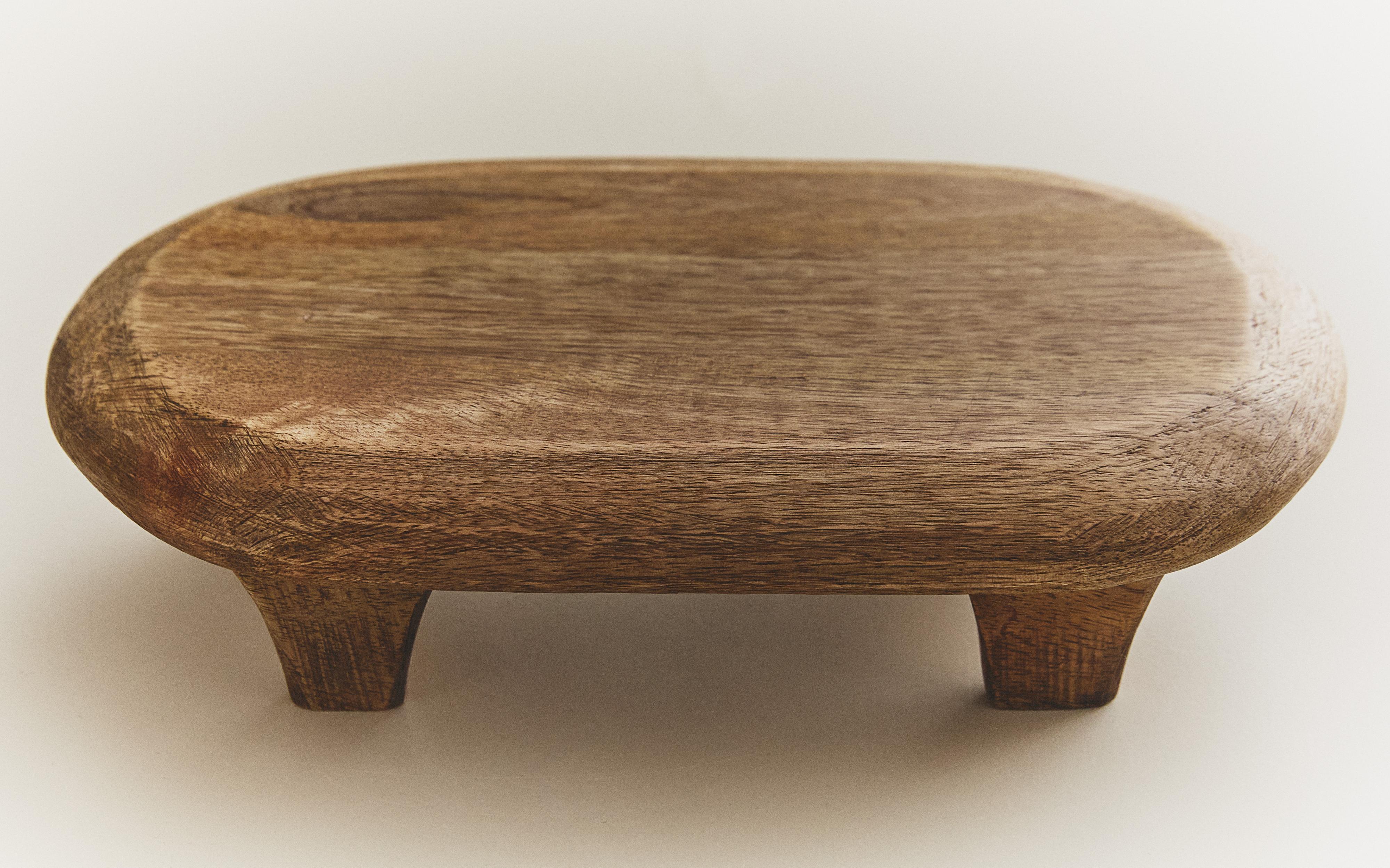 WOODEN CHOPPING BOARD WITH LEGS product thumbnail 5