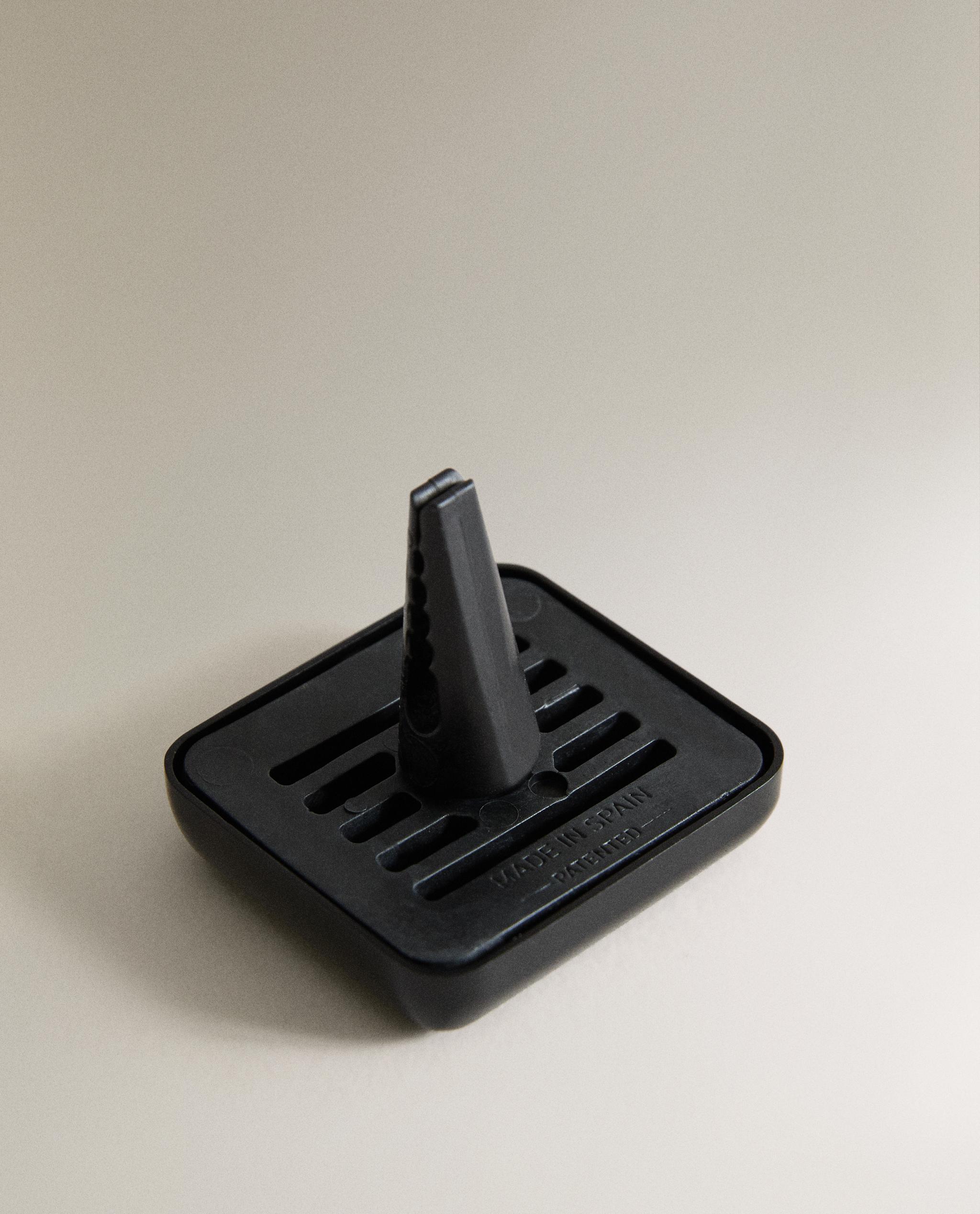 DARK AMBER CAR AIR FRESHENER product thumbnail 7