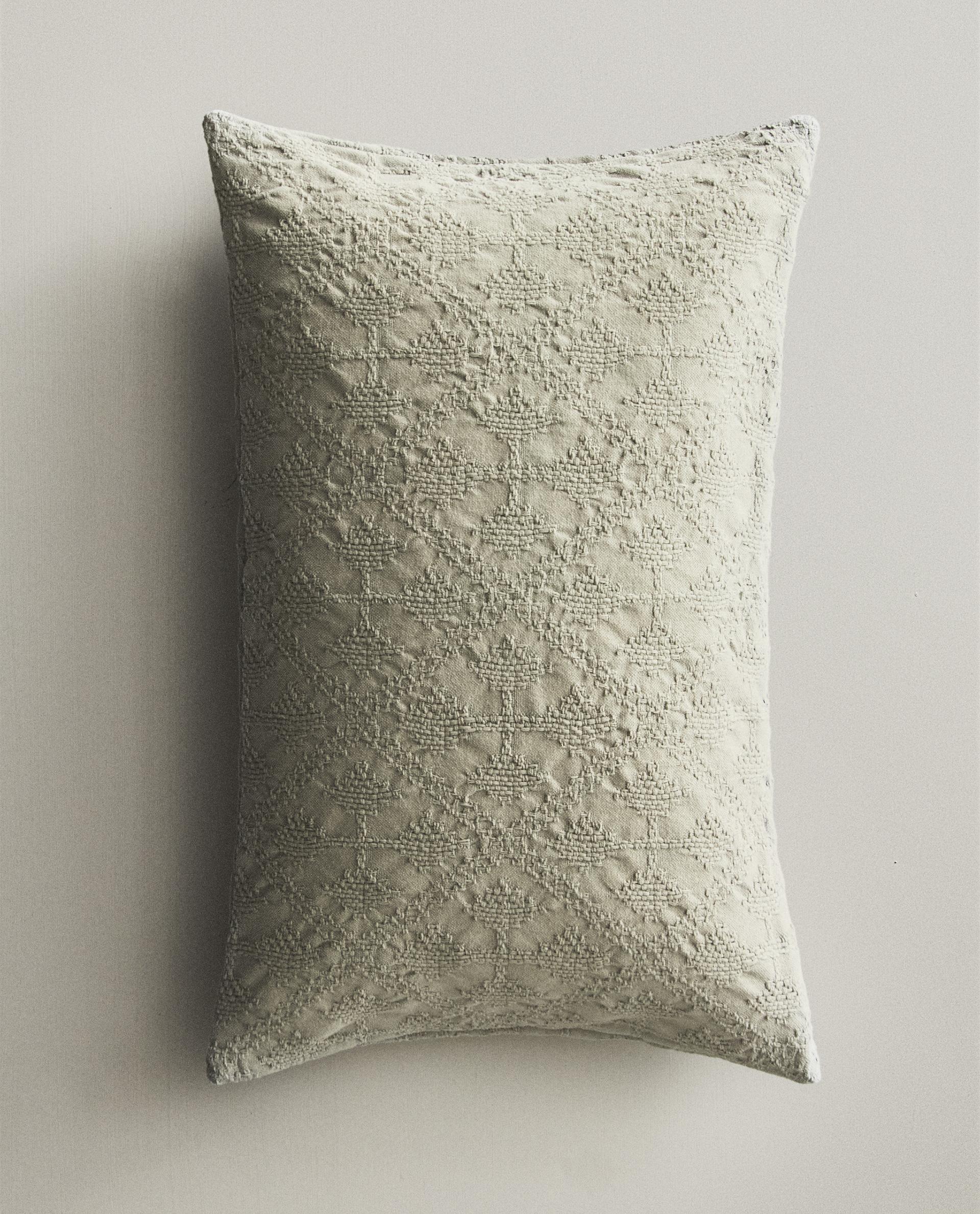 ベッドルームクッション | Zara Home 日本/Japan