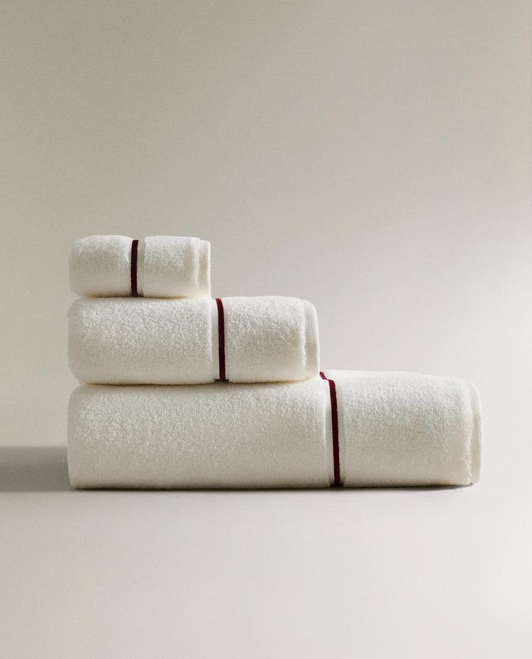 EMBROIDERED TRIM BATH TOWEL