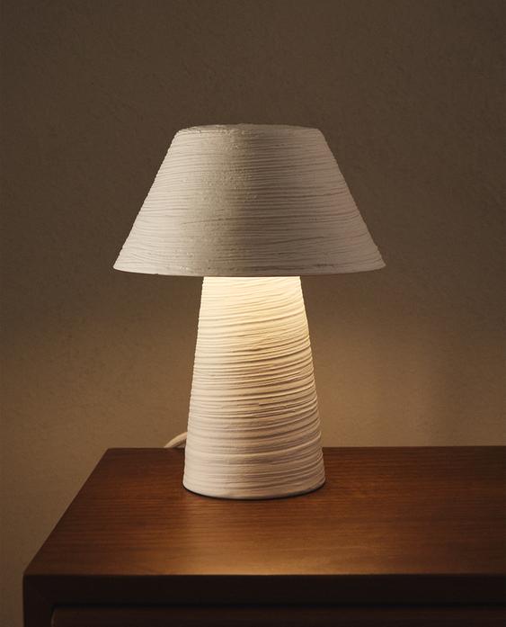CERAMIC TABLE LAMP