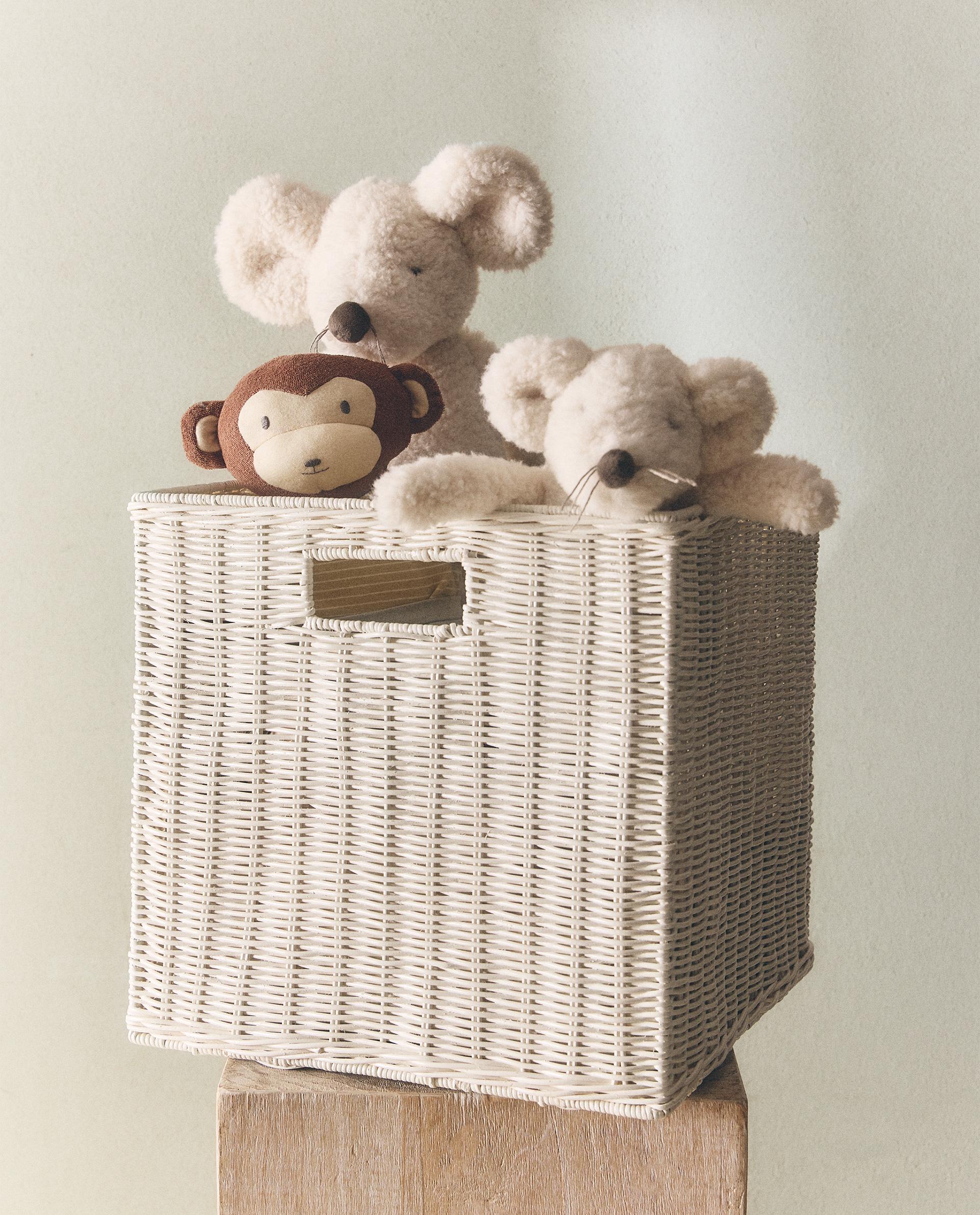 SQUARE RATTAN BASKET SQUARE RATTAN BASKET