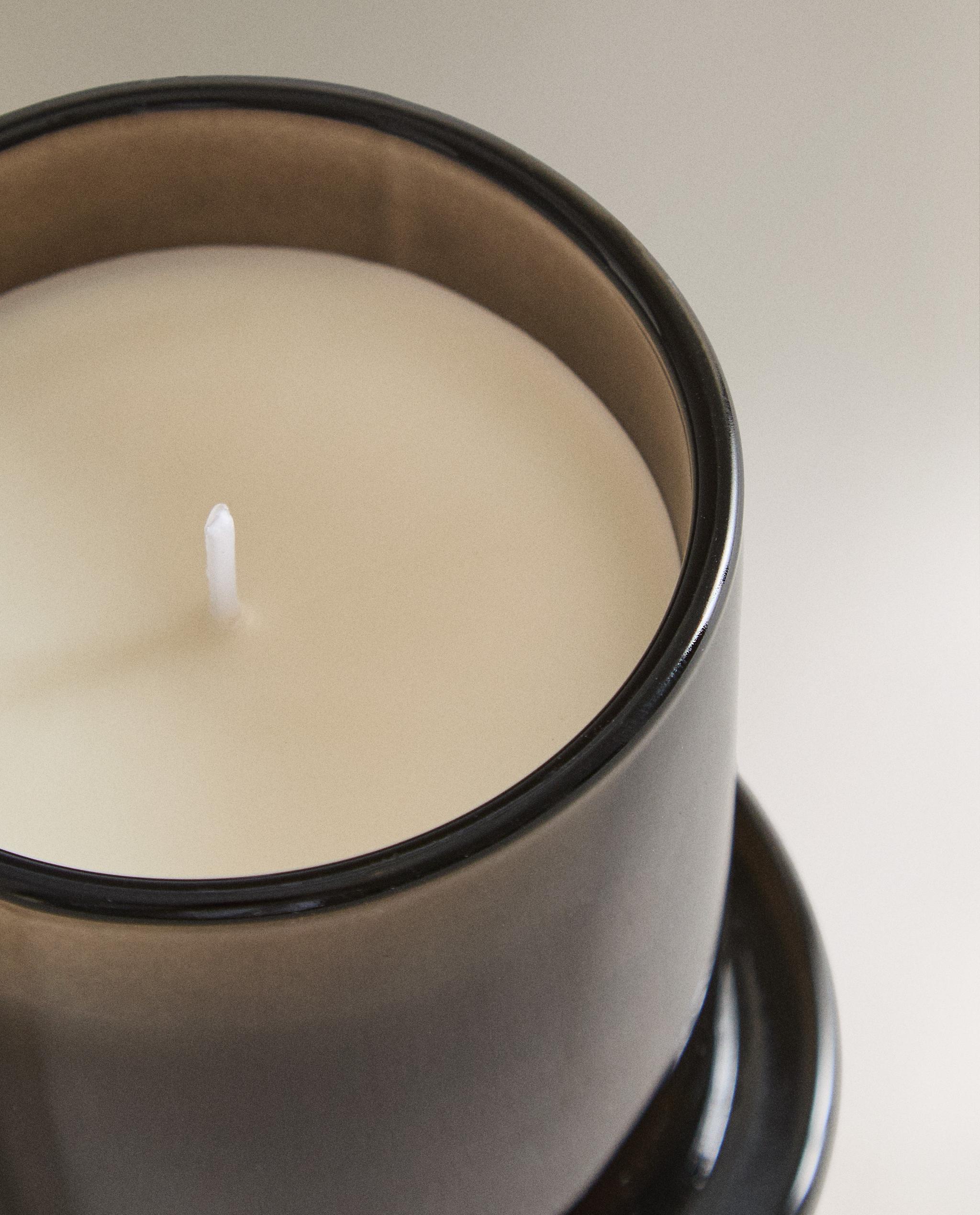 (140 G) CUIR NUIT SCENTED CANDLE product thumbnail 7