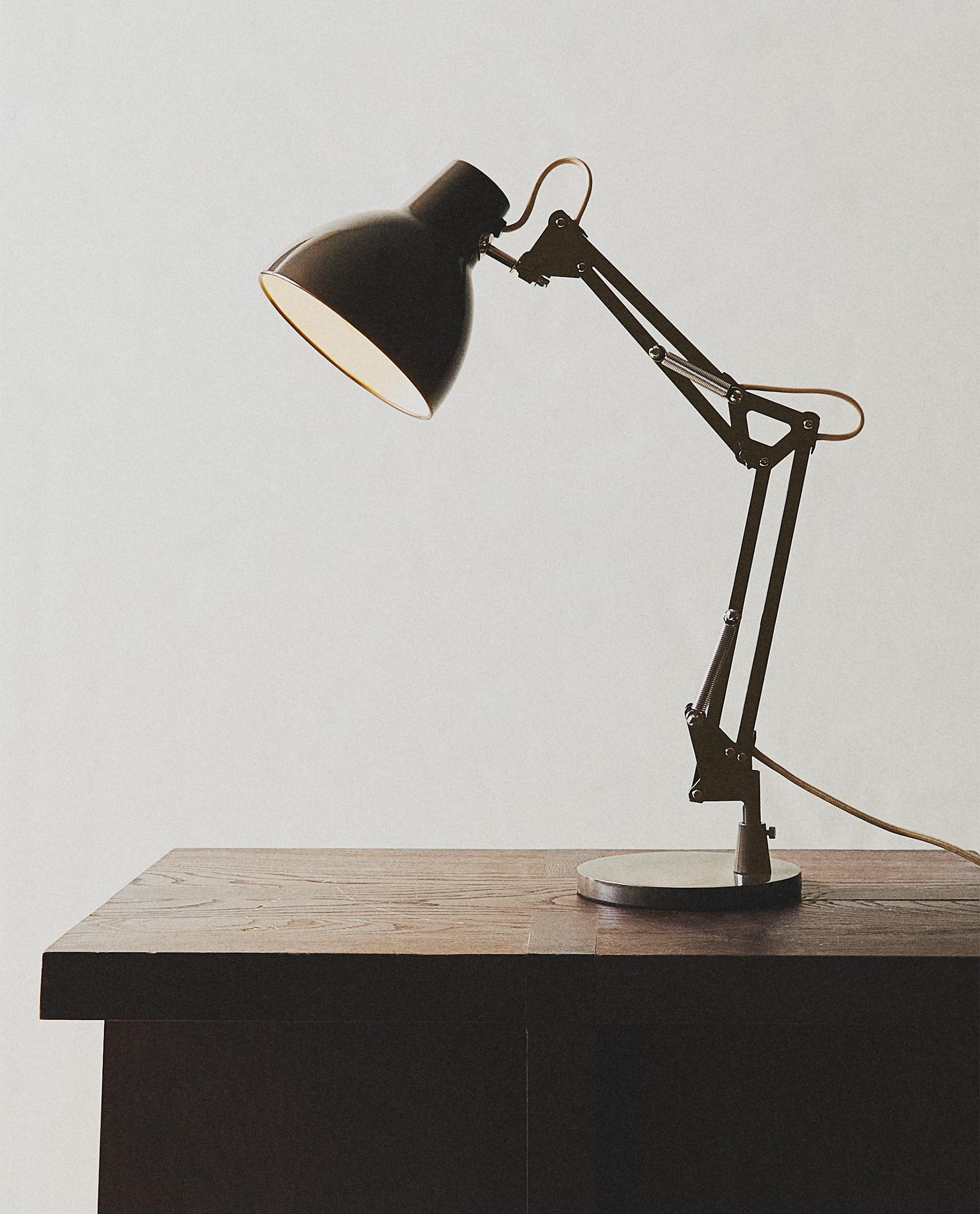 CHILDREN'S IRON DESK LAMP